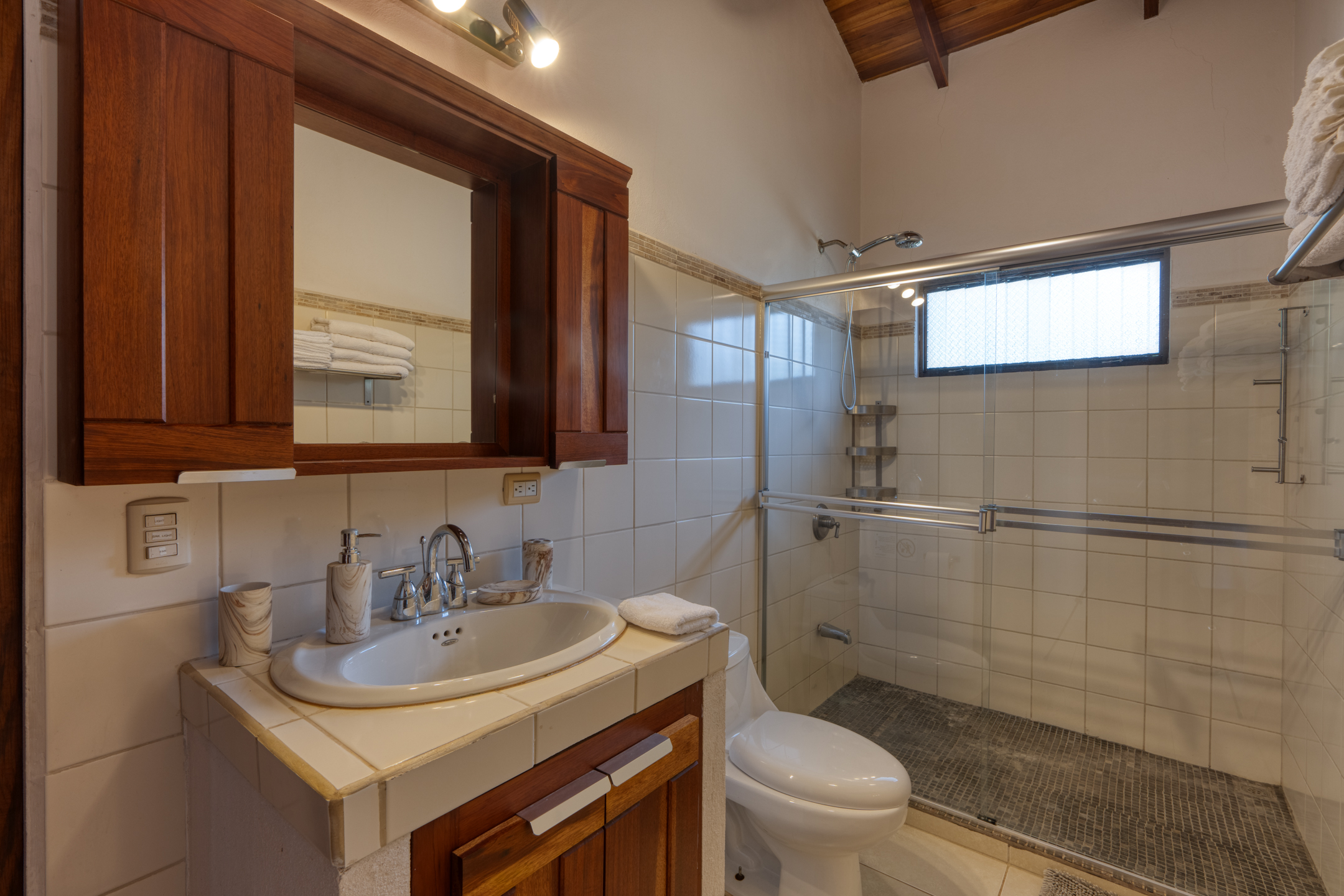 3 bed Single Family Homes For Sale in Ojochal, Puntarenas - thumb 26