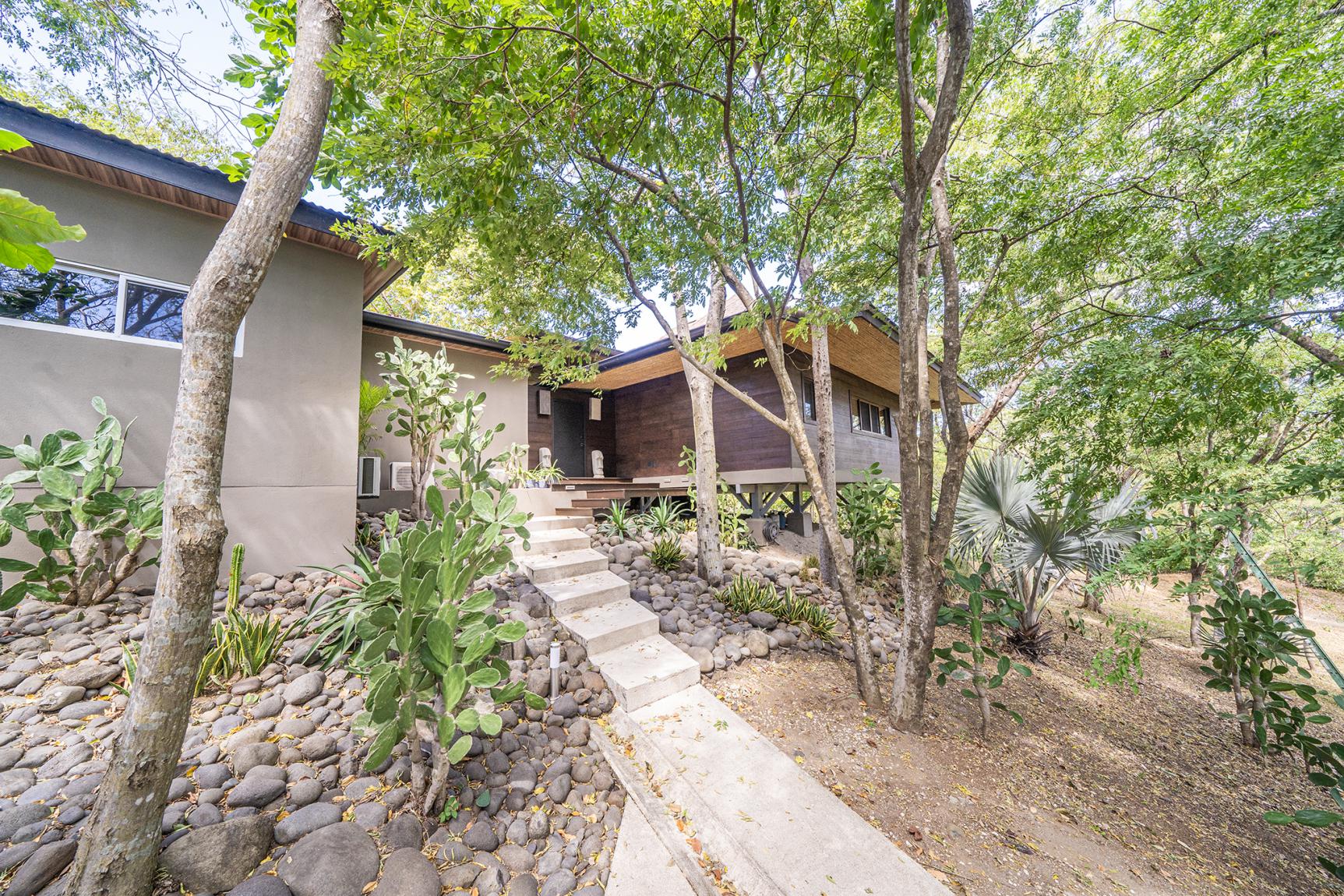 6 bed Single Family Homes For Sale in Tamarindo, Guanacaste - thumb 19