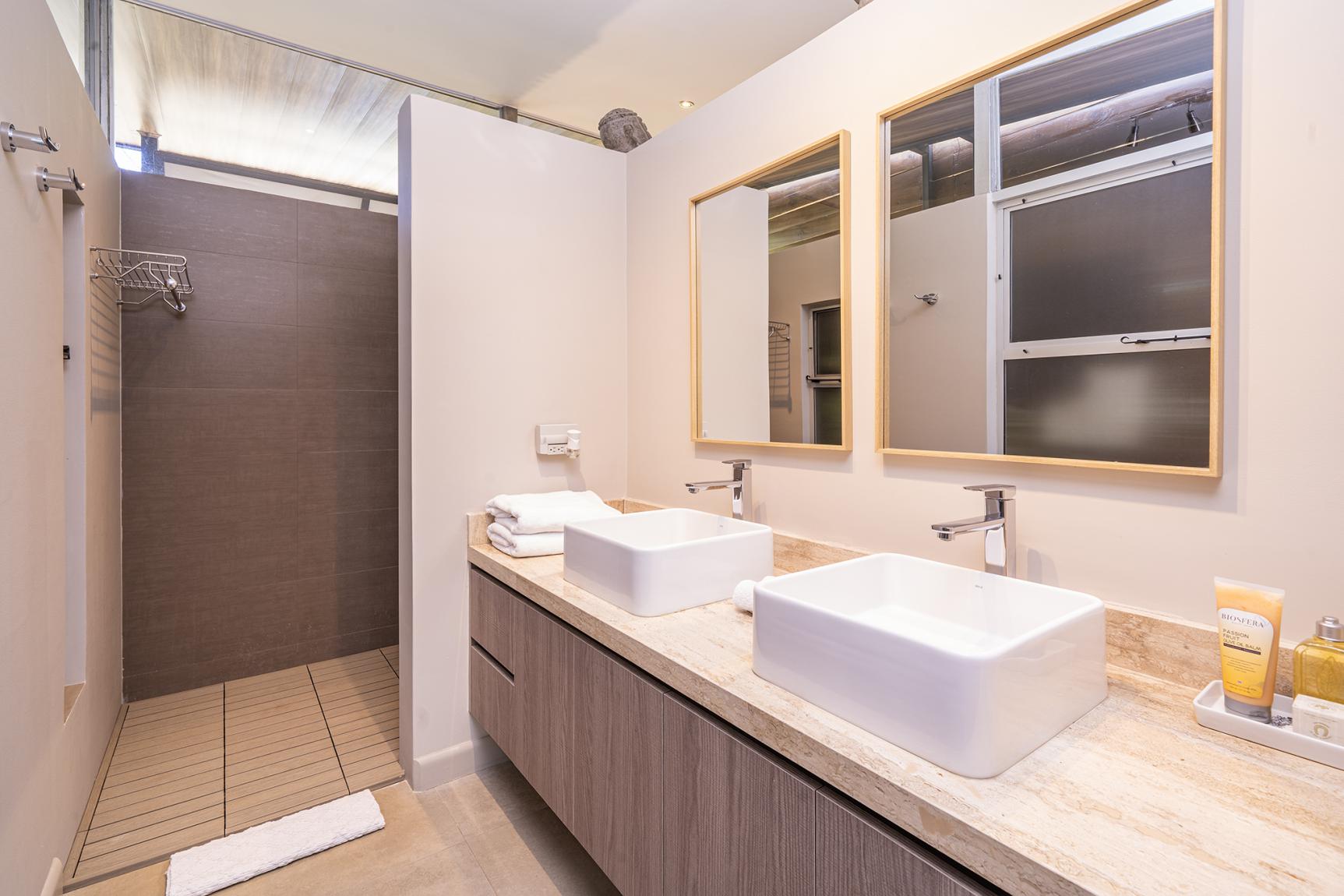 6 bed Single Family Homes For Sale in Tamarindo, Guanacaste - thumb 15