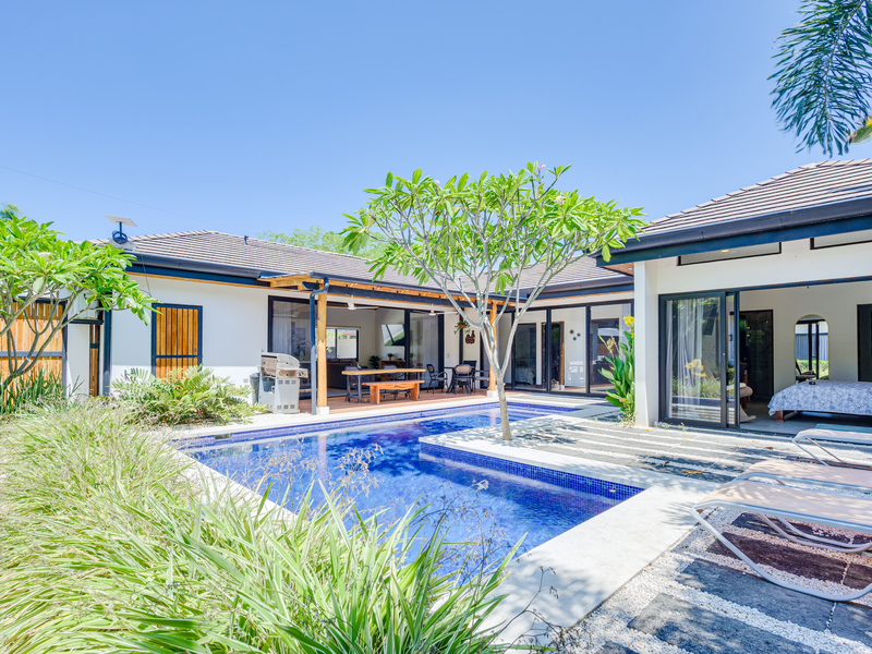 4 bed Single Family Homes For Sale in Tamarindo, Guanacaste - hero 16