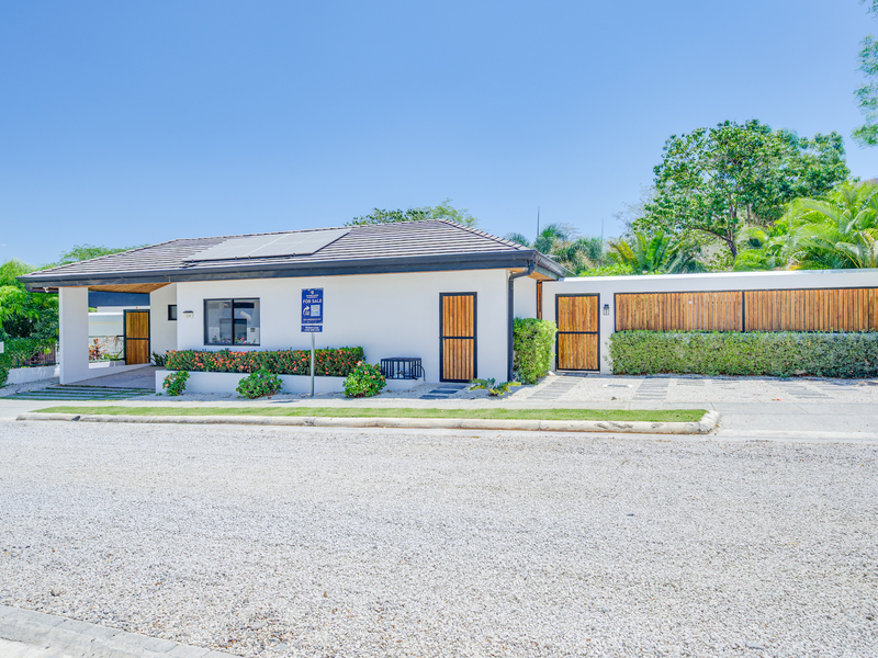 4 bed Single Family Homes For Sale in Tamarindo, Guanacaste - hero 19