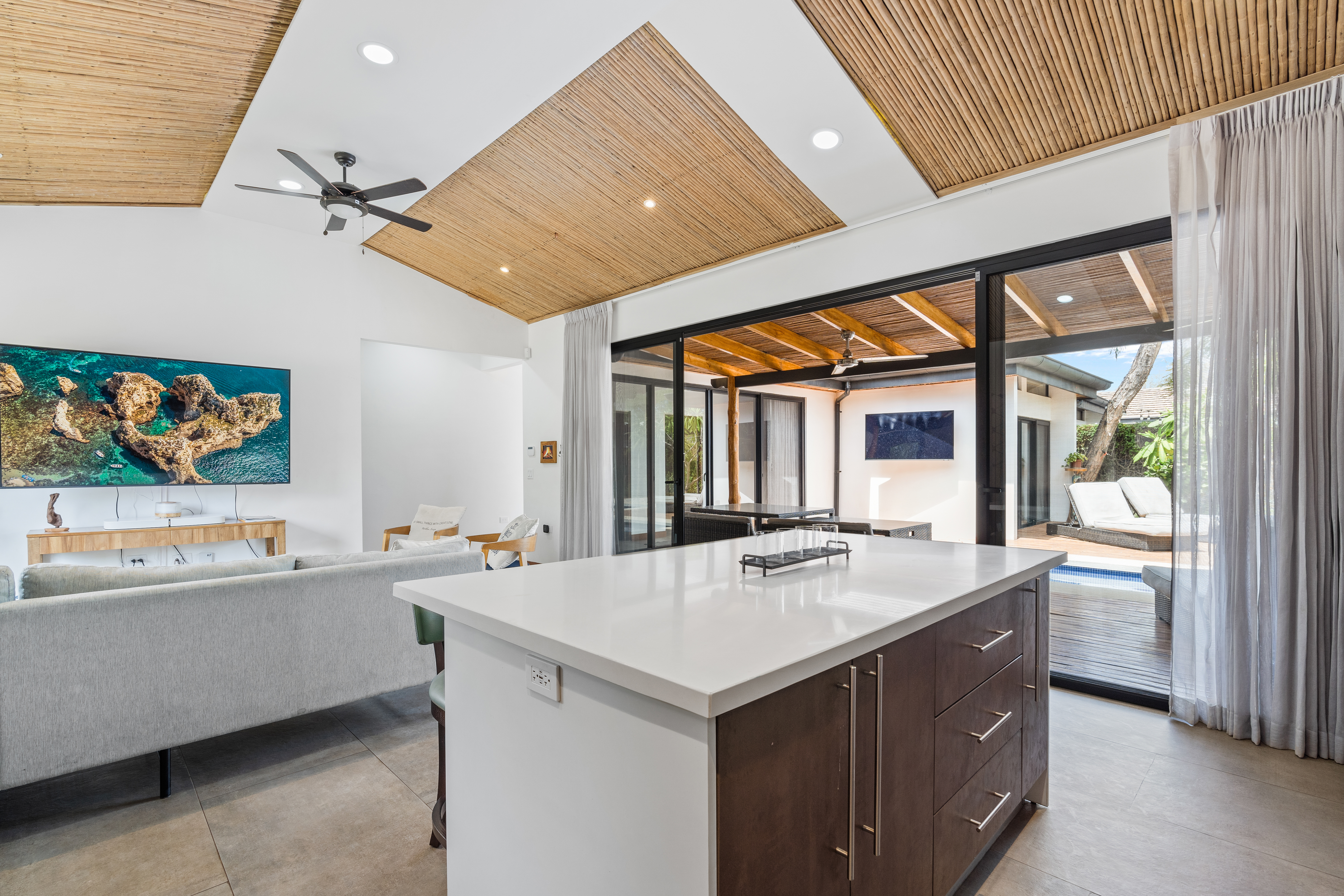 4 bed Single Family Homes For Sale in Tamarindo, Guanacaste - thumb 7