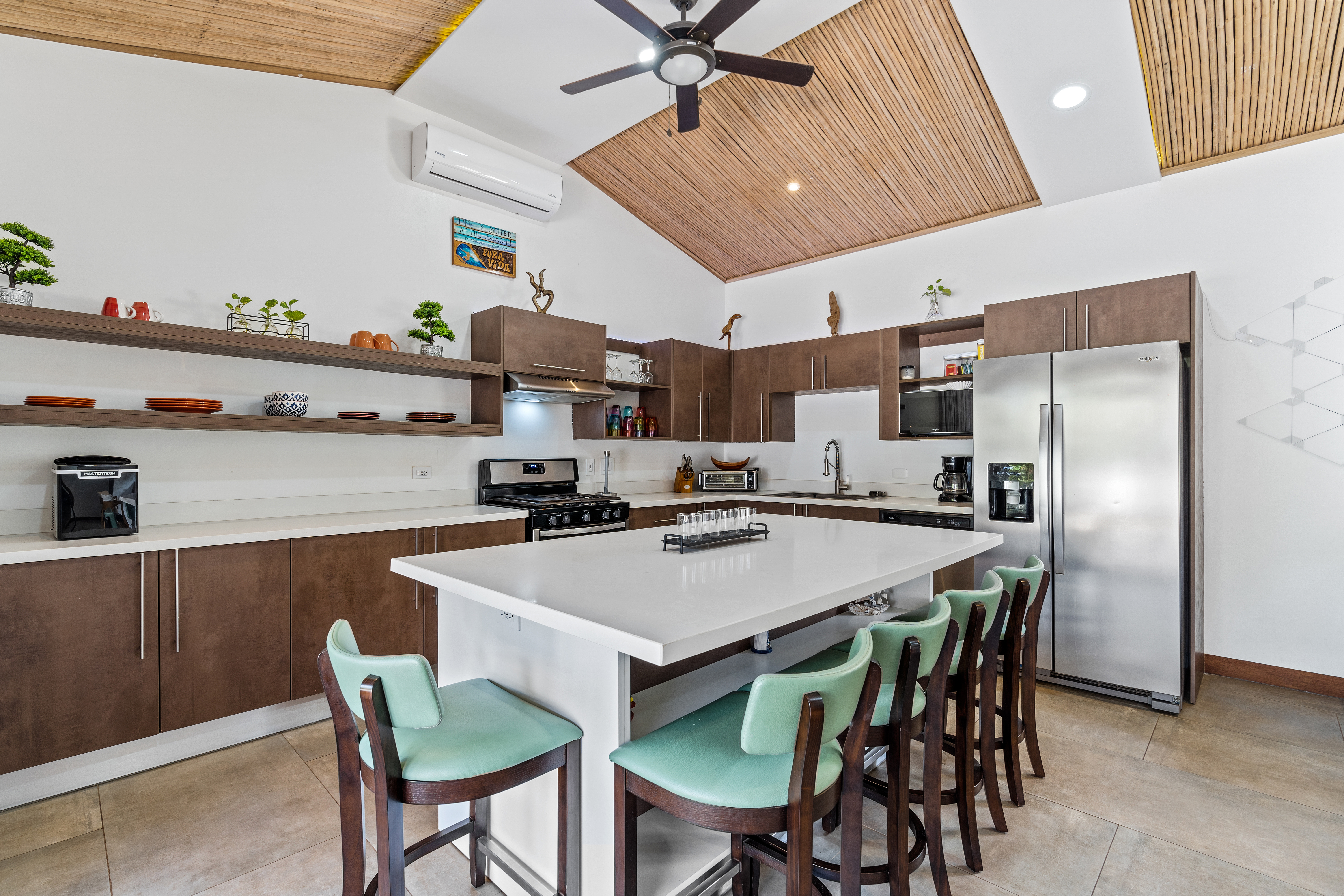 4 bed Single Family Homes For Sale in Tamarindo, Guanacaste - thumb 4