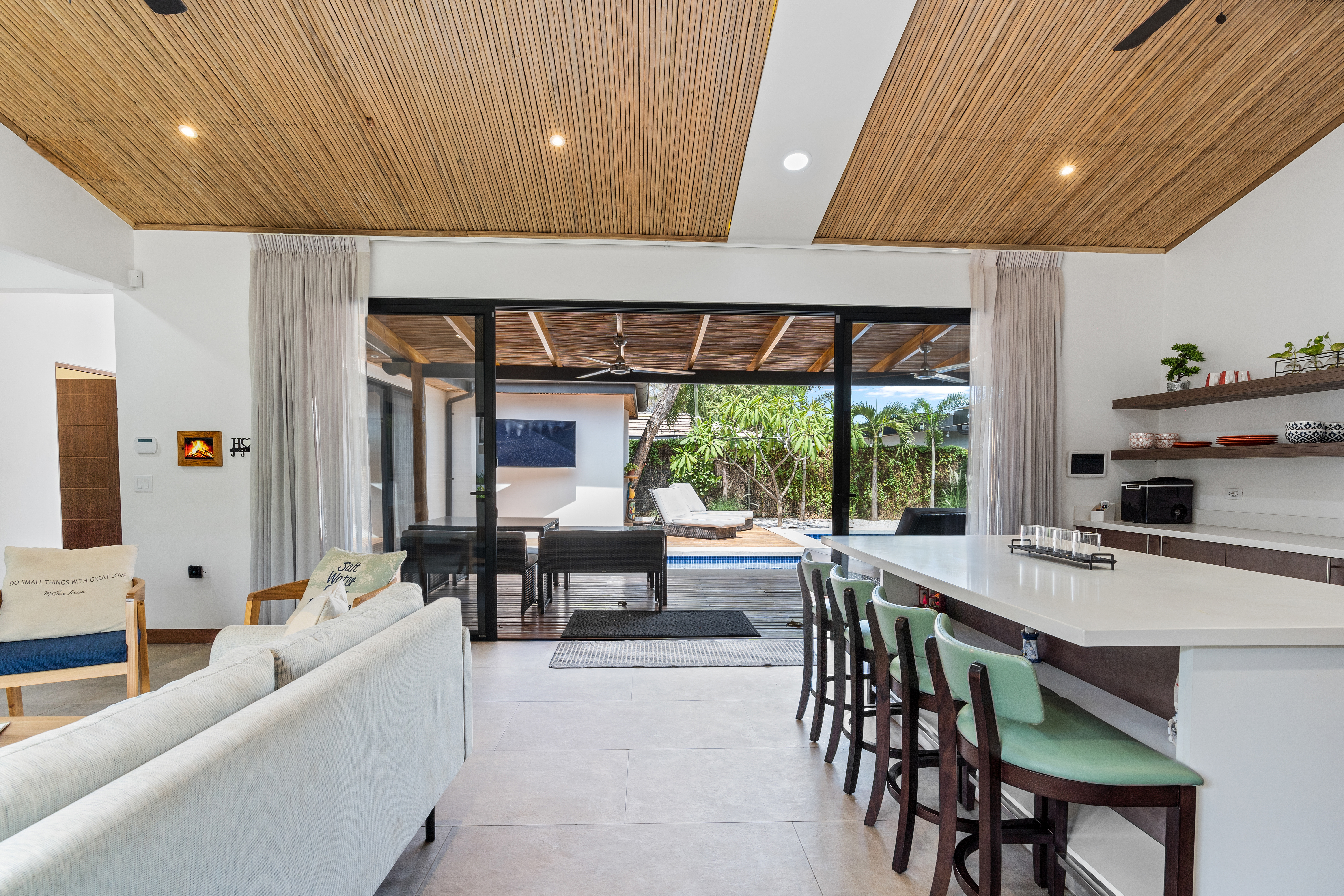 4 bed Single Family Homes For Sale in Tamarindo, Guanacaste - thumb 6