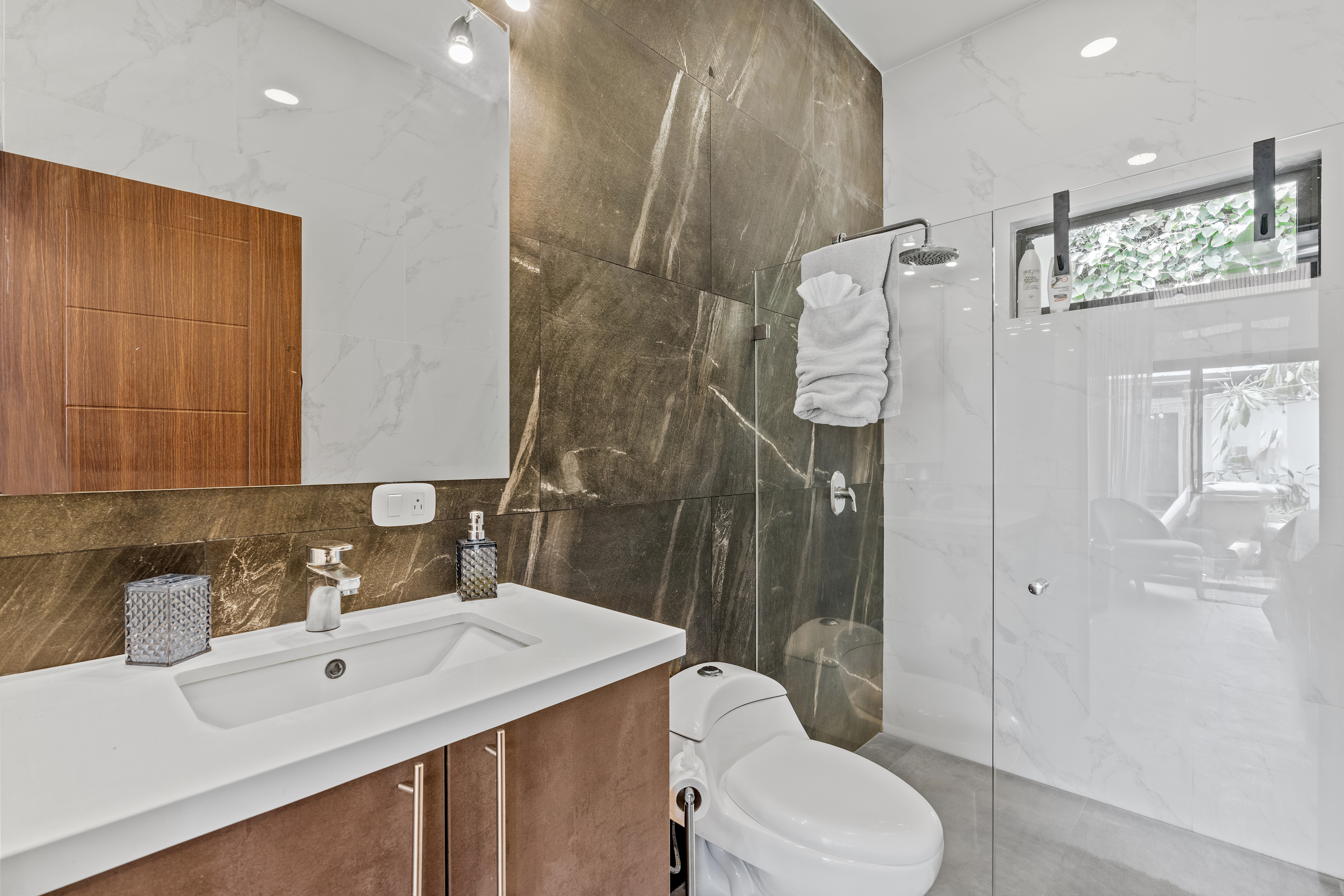 4 bed Single Family Homes For Sale in Tamarindo, Guanacaste - thumb 13