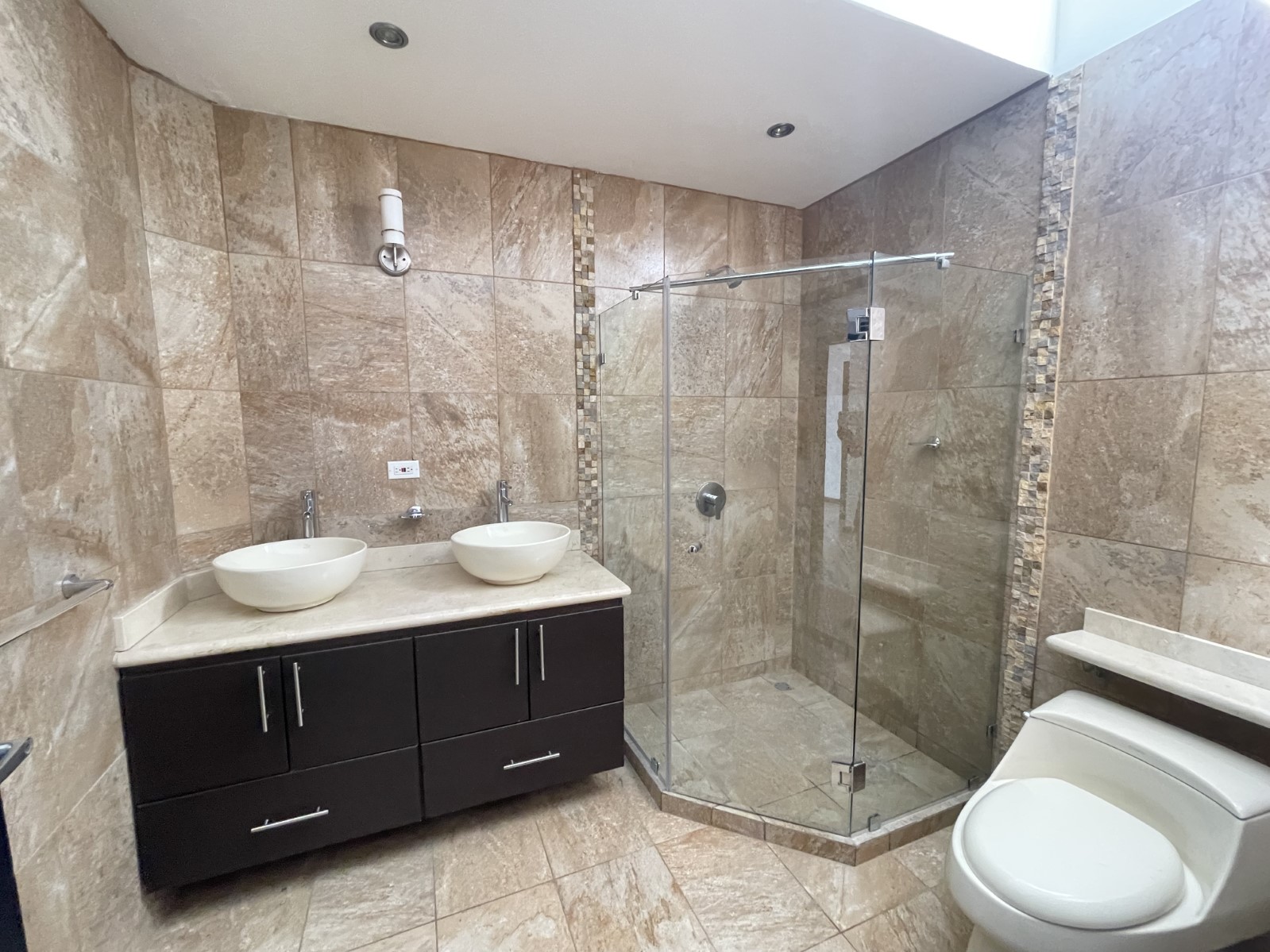 3 bed Single Family Homes For Sale in Santa Ana, San Jose - thumb 10