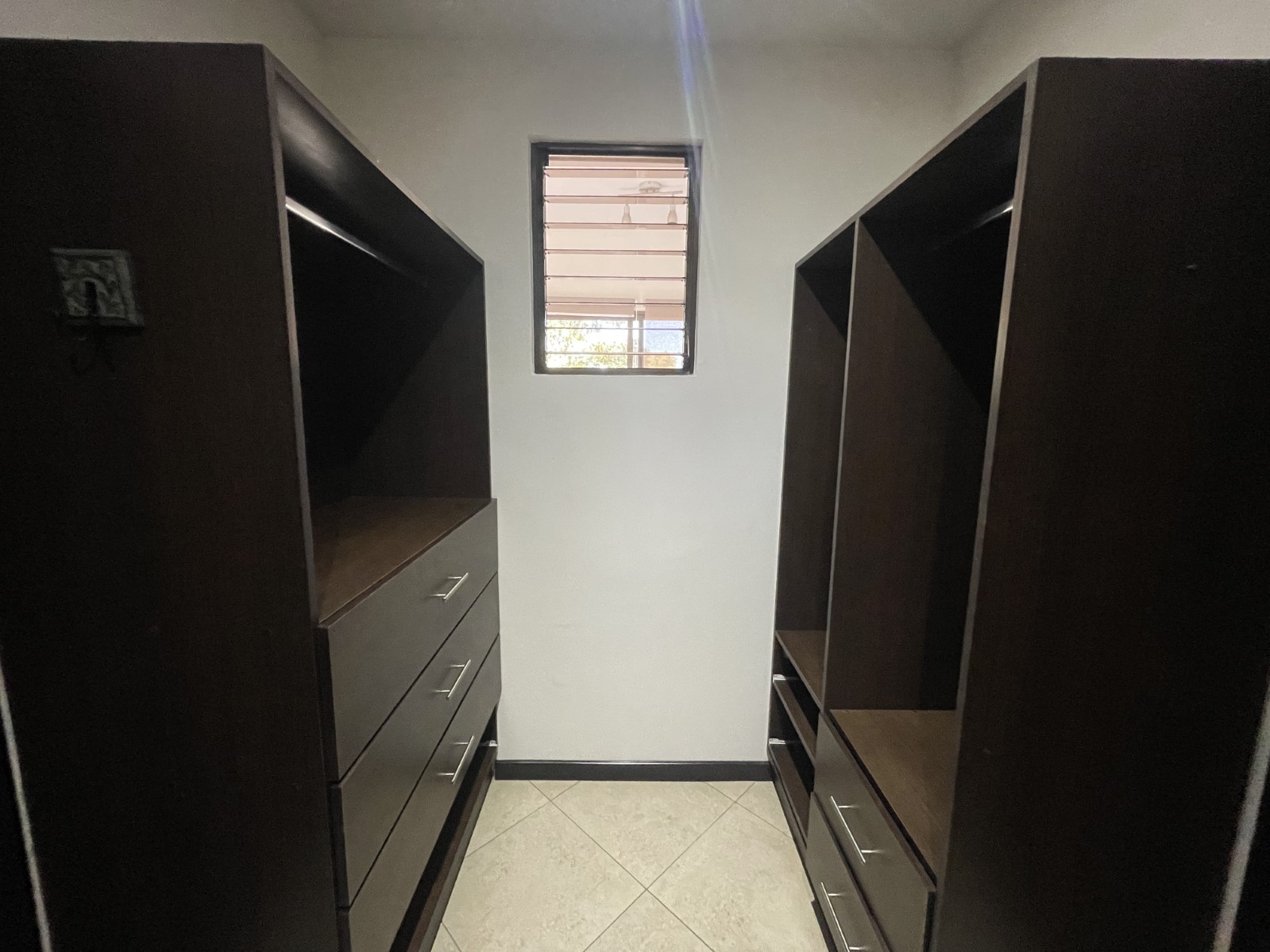 3 bed Single Family Homes For Sale in Santa Ana, San Jose - thumb 7