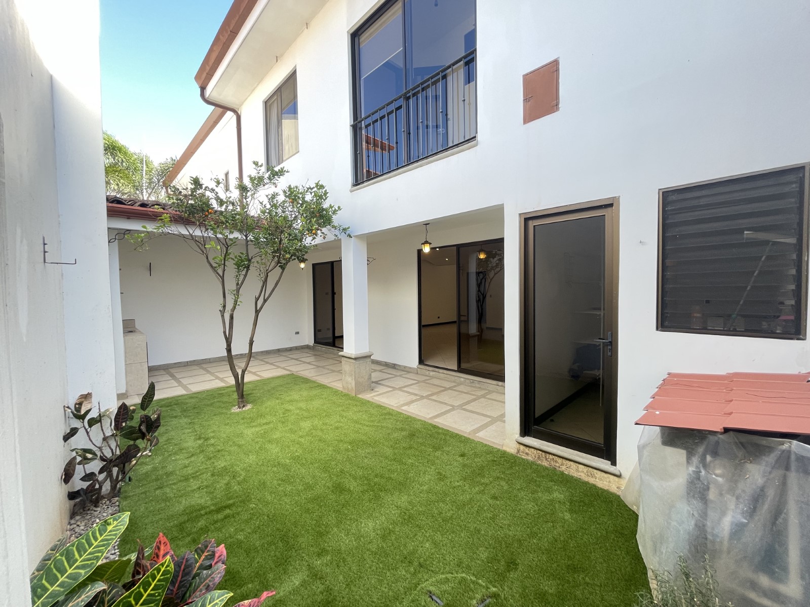 3 bed Single Family Homes For Sale in Santa Ana, San Jose - thumb 2