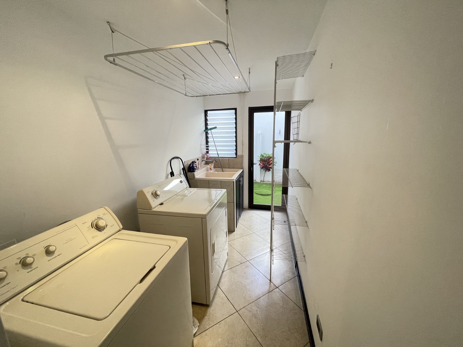 3 bed Single Family Homes For Sale in Santa Ana, San Jose - thumb 17