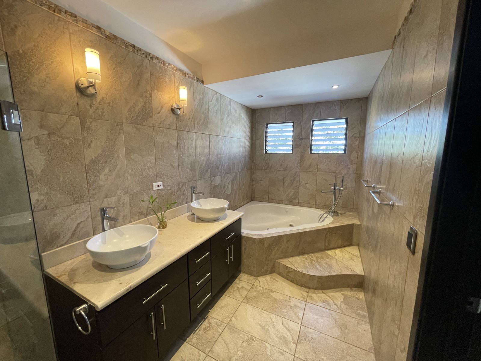 3 bed Single Family Homes For Sale in Santa Ana, San Jose - thumb 3