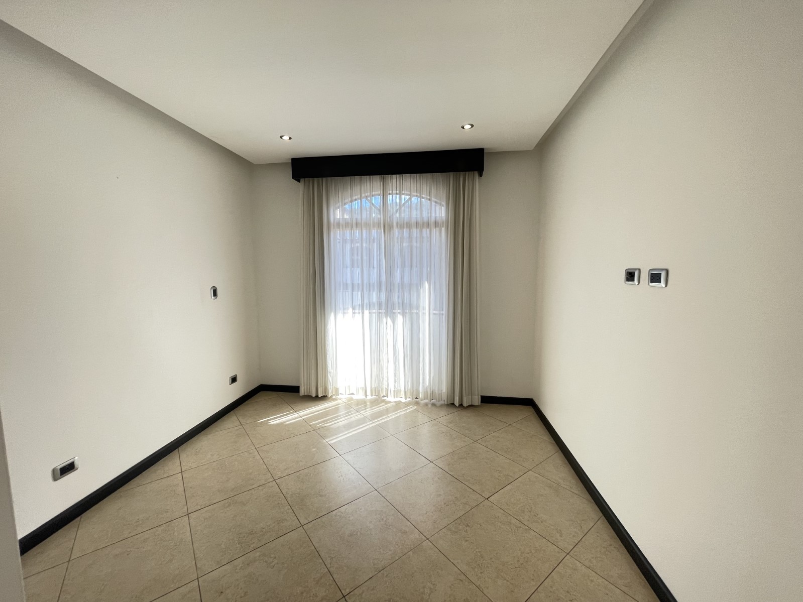 3 bed Single Family Homes For Sale in Santa Ana, San Jose - thumb 13