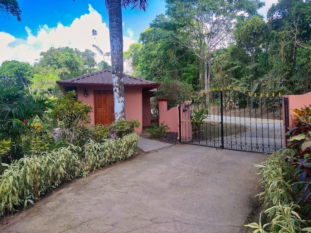 3 bed Single Family Homes For Sale in Dominical, Puntarenas - thumb 11