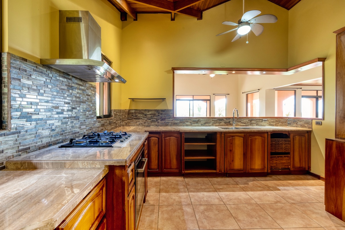 3 bed Single Family Homes For Sale in Dominical, Puntarenas - thumb 18