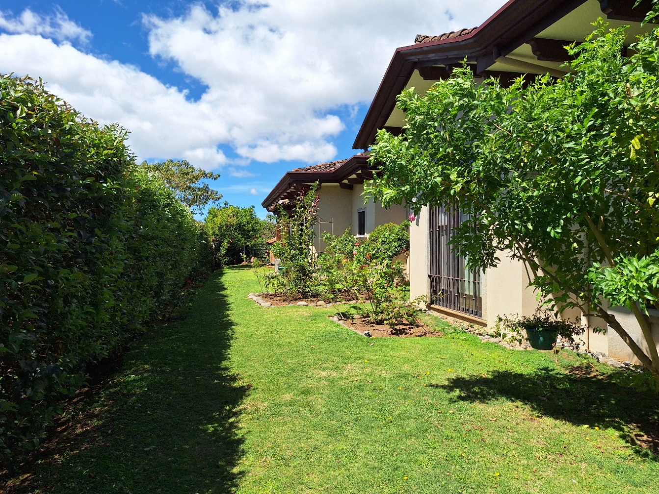 5 bed Single Family Homes For Sale in Tres Ríos, Cartago - thumb 5