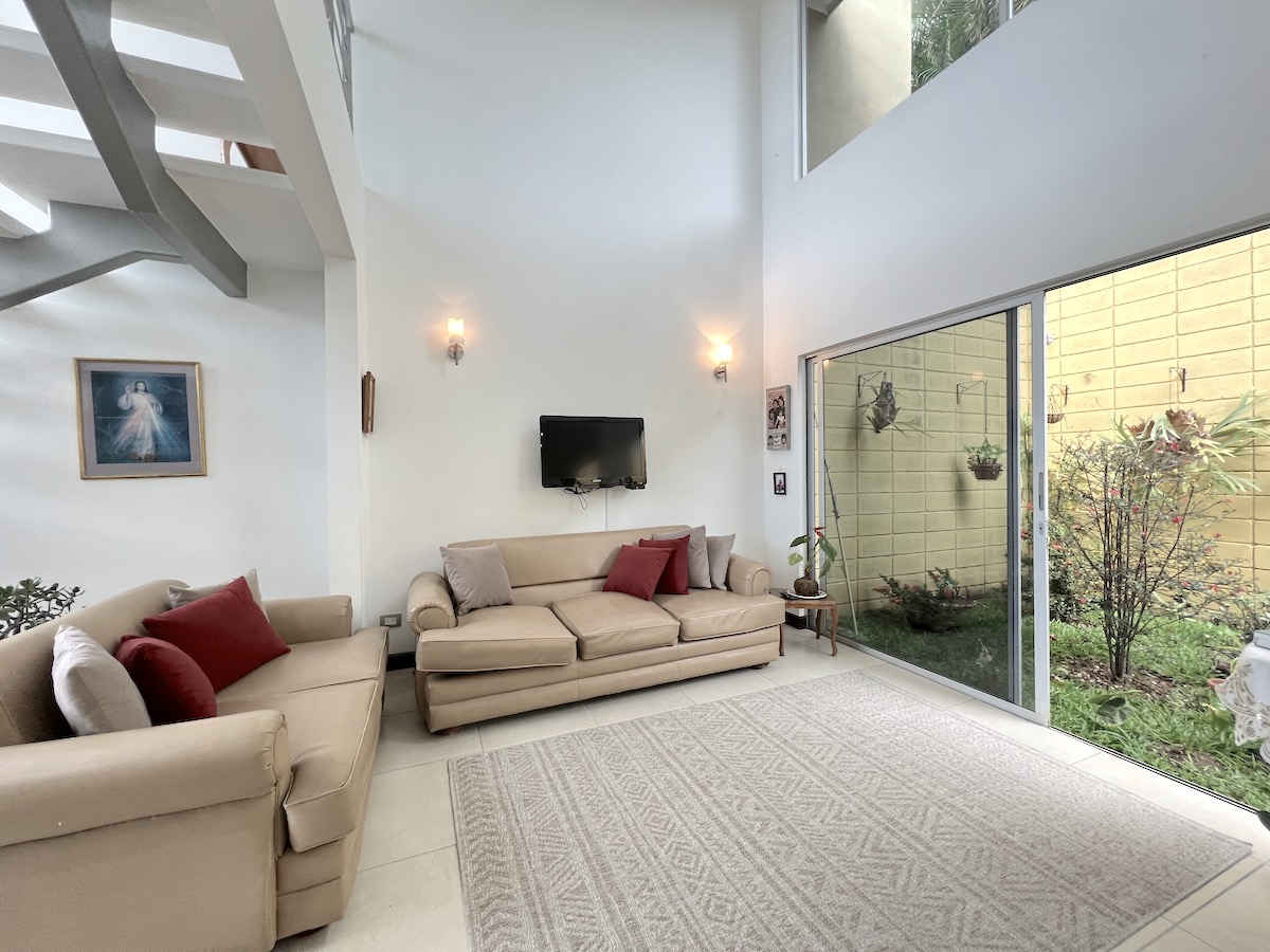 2 bed Single Family Homes For Sale in Santa Ana, San Jose - thumb 1