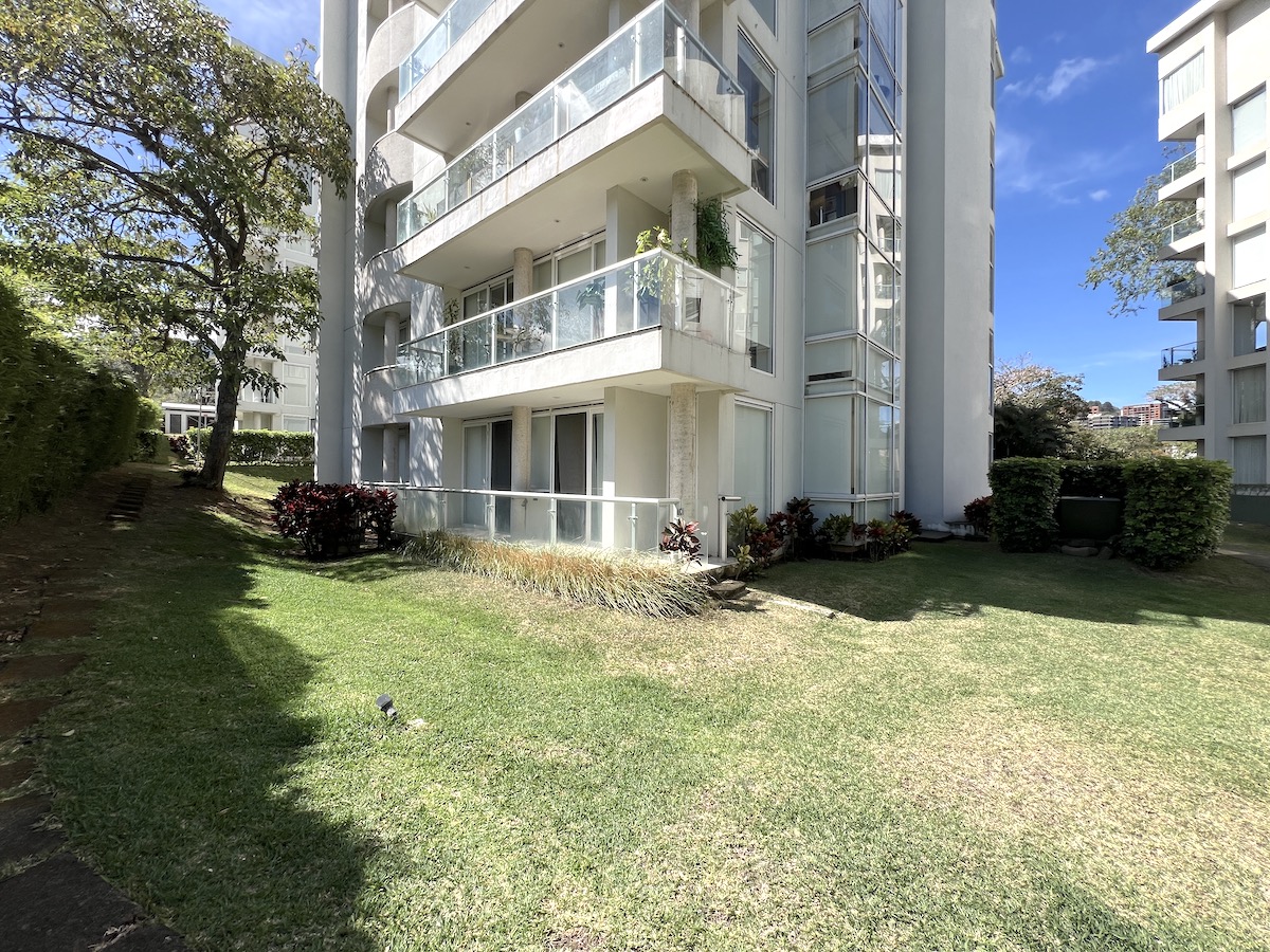 3 bed Apartment For Sale in Escazu, San Jose - thumb 4