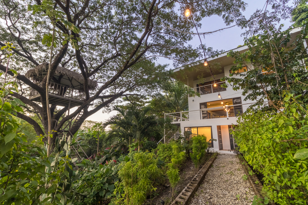 5 bed Single Family Homes For Sale in Santiago, Puntarenas - thumb 3