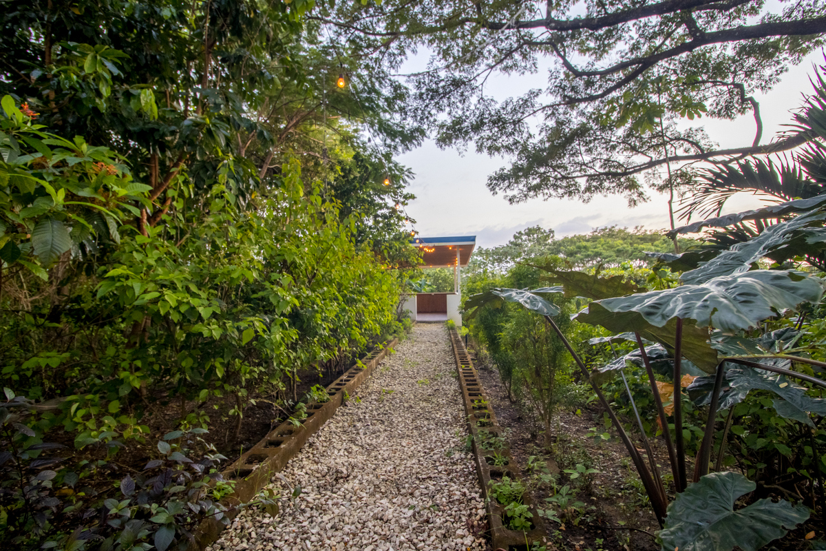 5 bed Single Family Homes For Sale in Santiago, Puntarenas - thumb 2