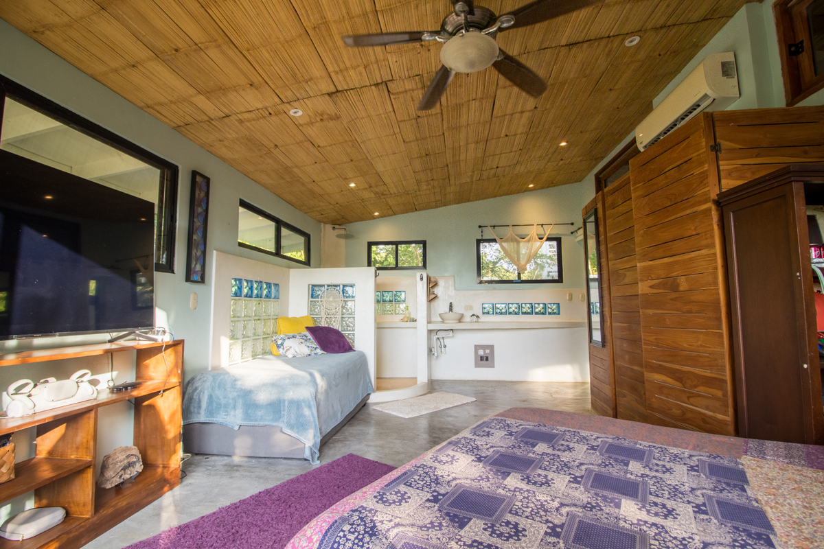 5 bed Single Family Homes For Sale in Santiago, Puntarenas - thumb 27