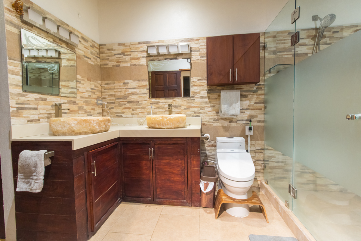 5 bed Single Family Homes For Sale in Santiago, Puntarenas - thumb 23