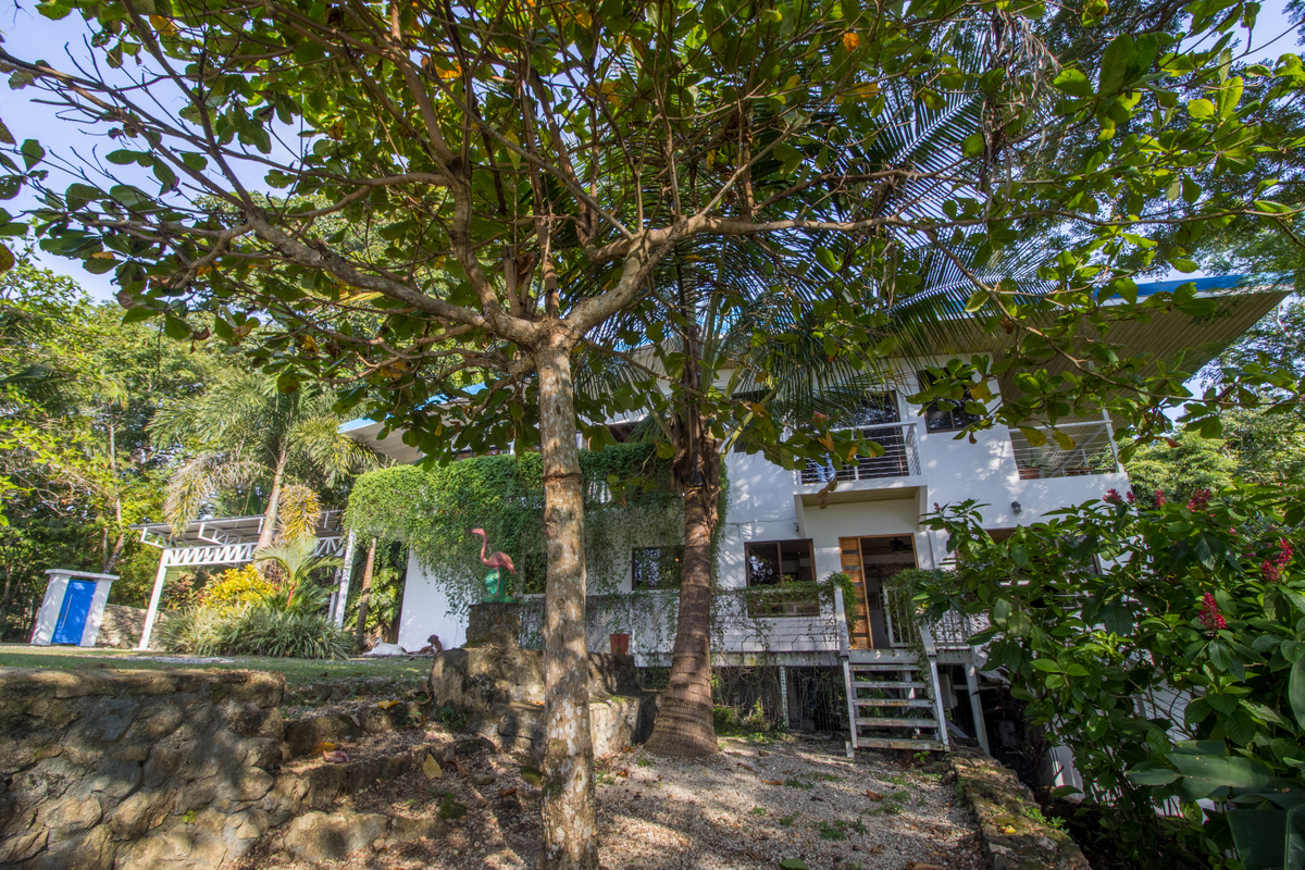 5 bed Single Family Homes For Sale in Santiago, Puntarenas - thumb 17