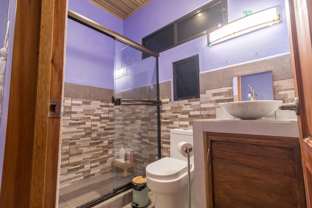 5 bed Single Family Homes For Sale in Santiago, Puntarenas - thumb 21