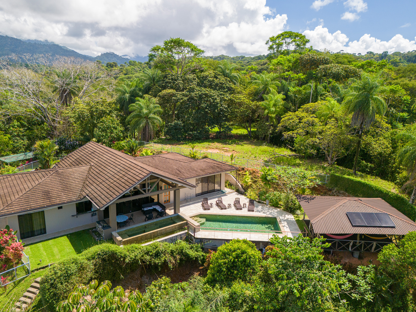 4 bed Single Family Homes For Sale in Ojochal, Puntarenas - thumb 12