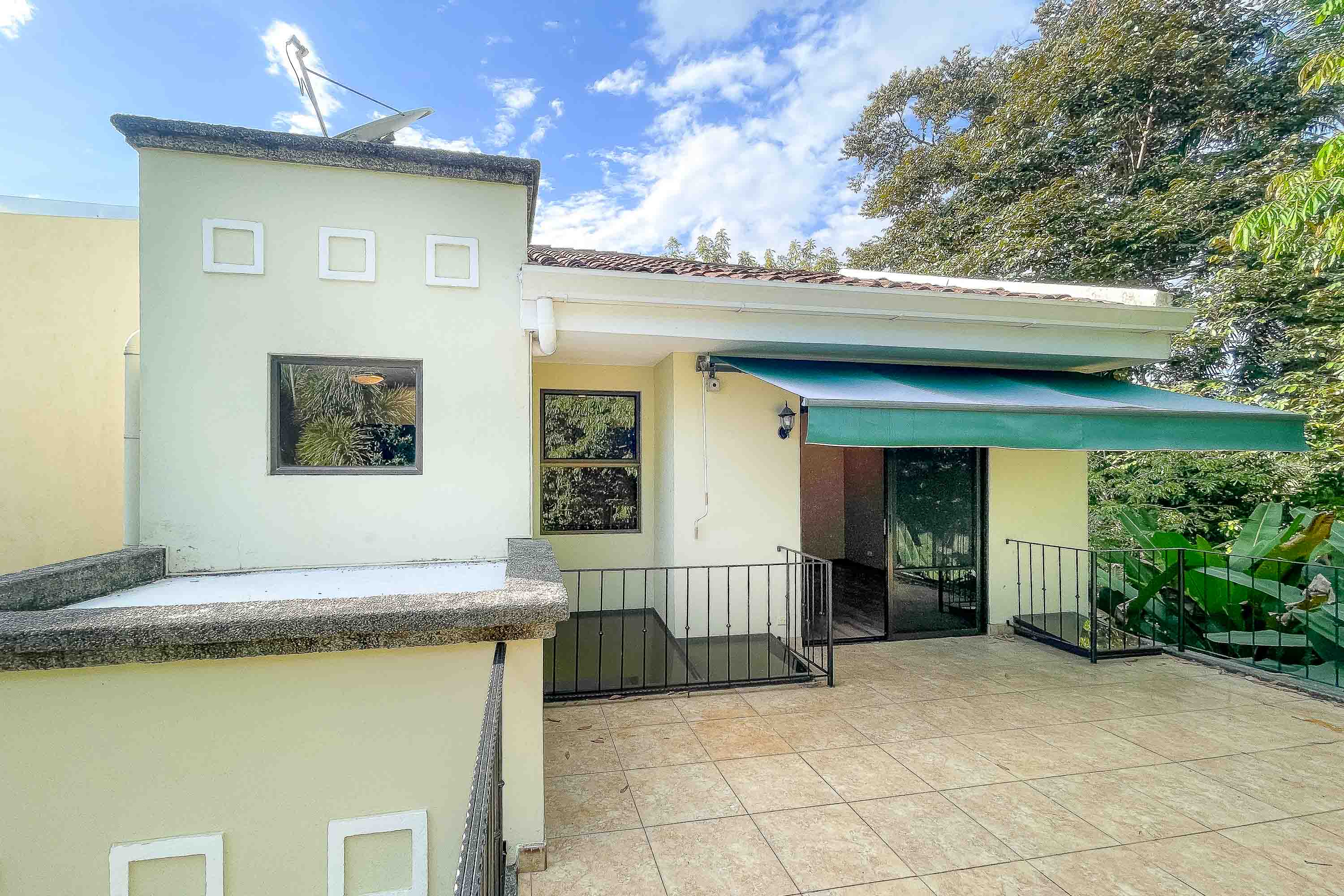 3 bed Single Family Homes For Sale in Manuel Antonio, Puntarenas - thumb 8