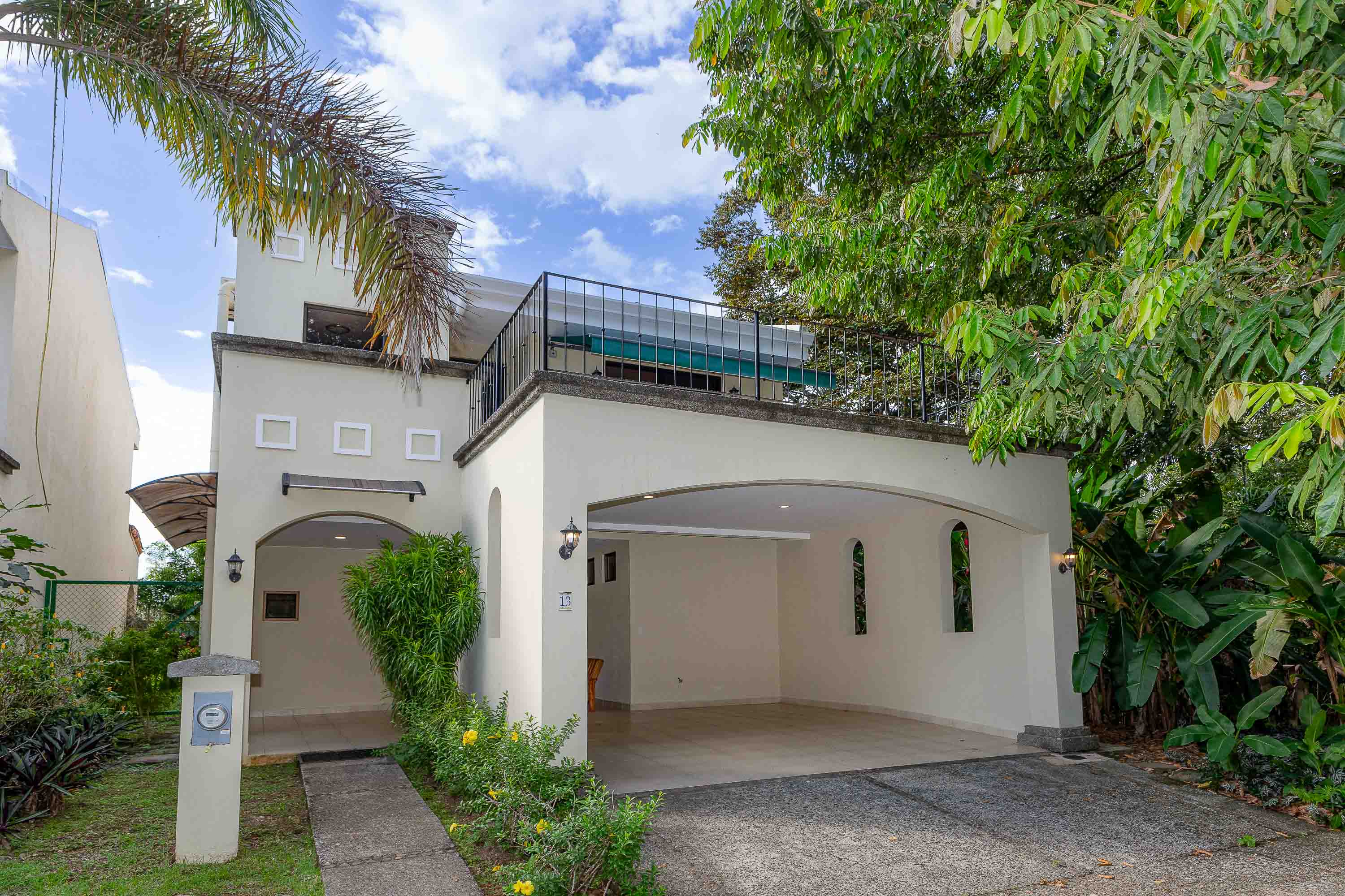 3 bed Single Family Homes For Sale in Manuel Antonio, Puntarenas - thumb 1