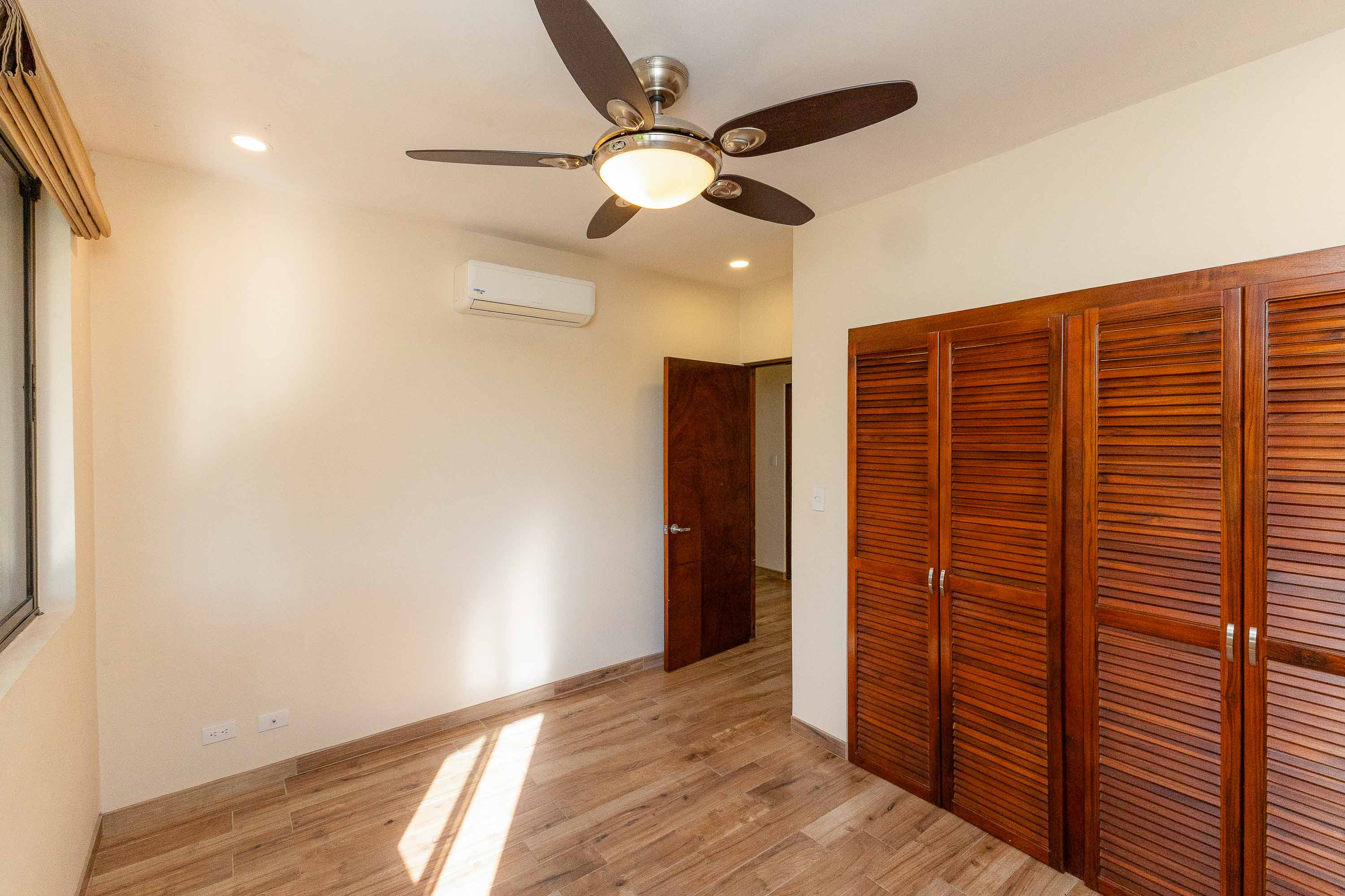 3 bed Single Family Homes For Sale in Manuel Antonio, Puntarenas - thumb 6