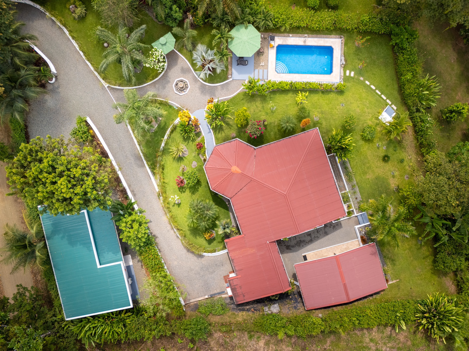 6 bed Single Family Homes For Sale in Ojochal, Puntarenas - thumb 1