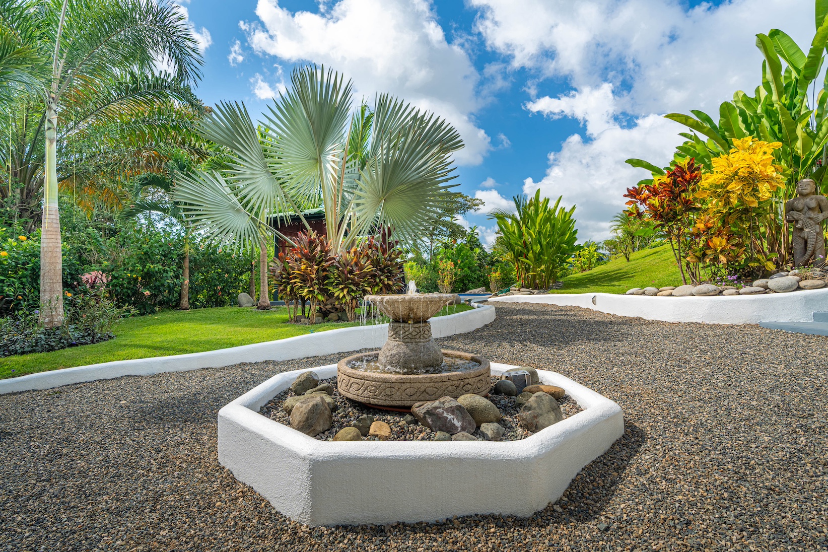 6 bed Single Family Homes For Sale in Ojochal, Puntarenas - thumb 2