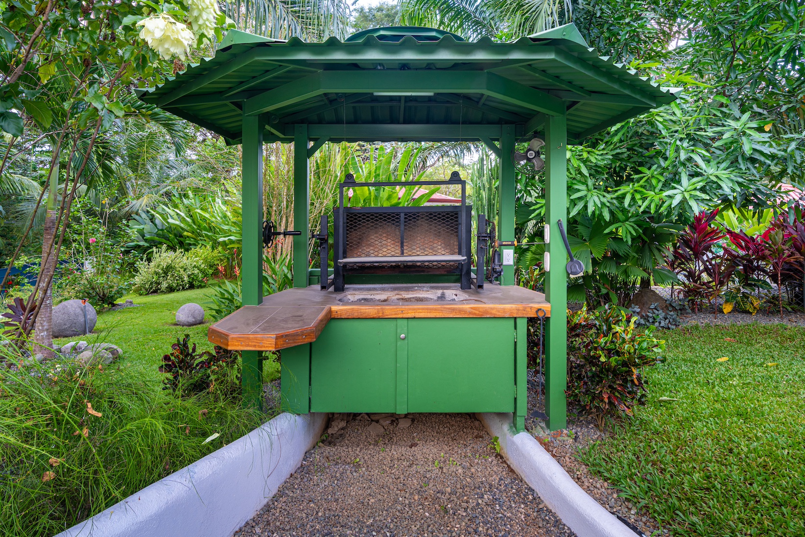 6 bed Single Family Homes For Sale in Ojochal, Puntarenas - thumb 9