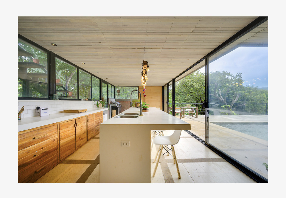 4 bed Single Family Homes For Sale in Playa Potrero, Guanacaste - thumb 7