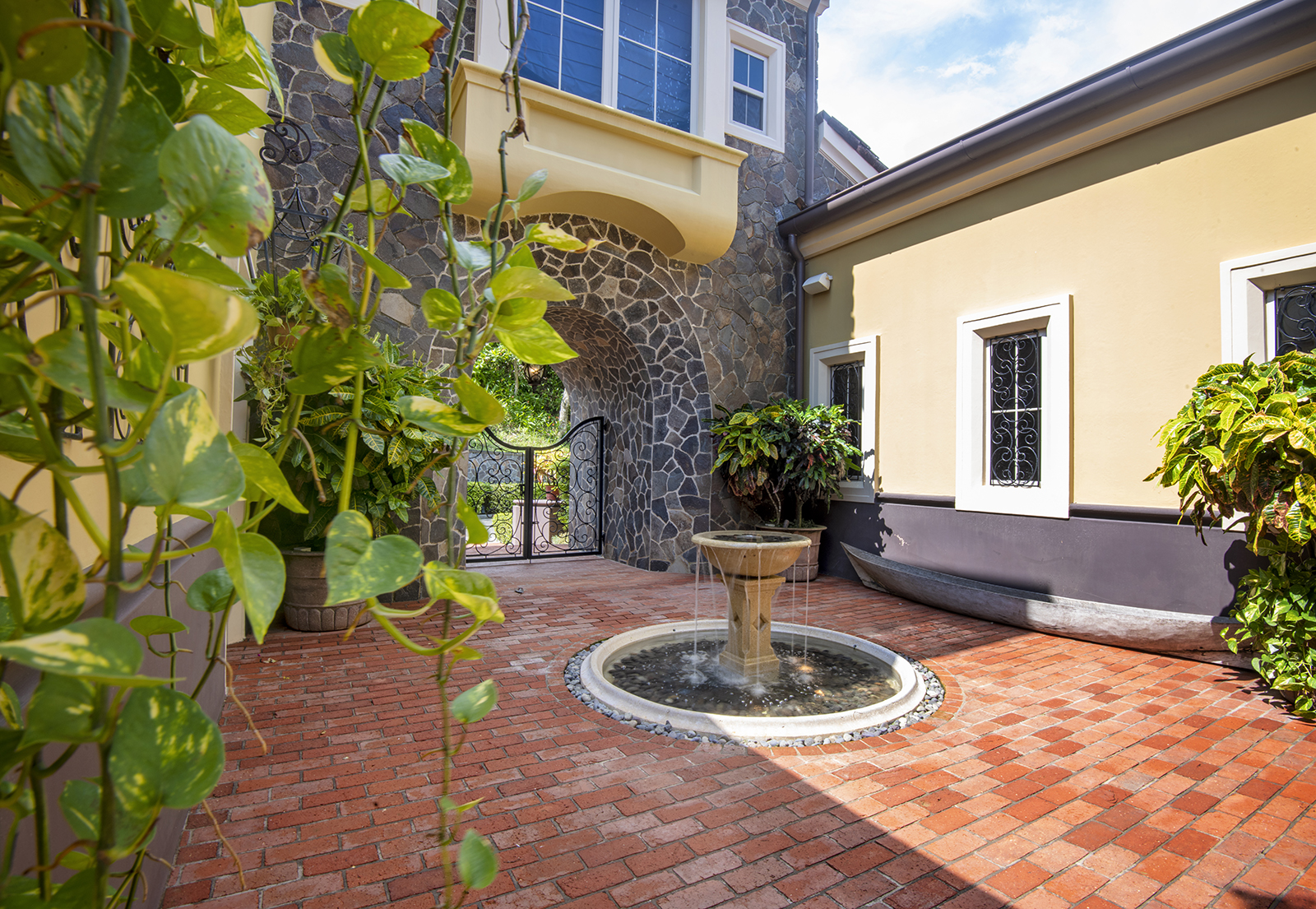 4 bed Single Family Homes For Sale in Herradura, Puntarenas - thumb 19