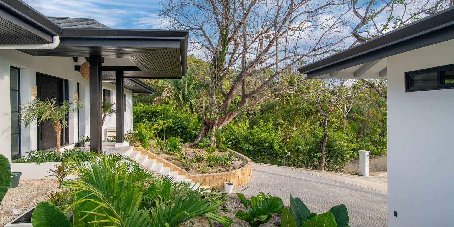 5 bed Single Family Homes For Sale in Playa Hermosa Santa Teresa, Puntarenas - thumb 16