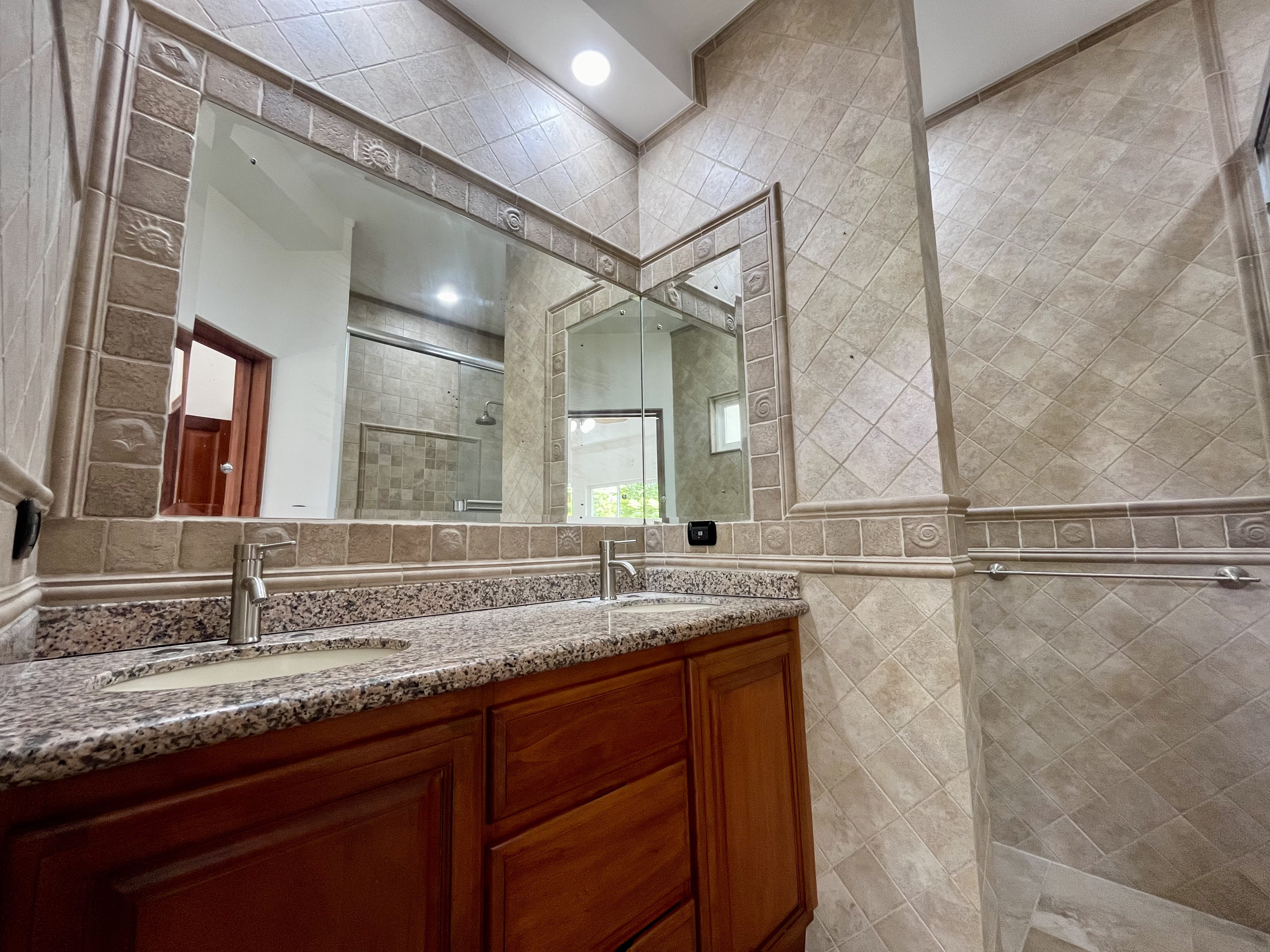 4 bed Single Family Homes For Sale in Jaco, Puntarenas - thumb 9