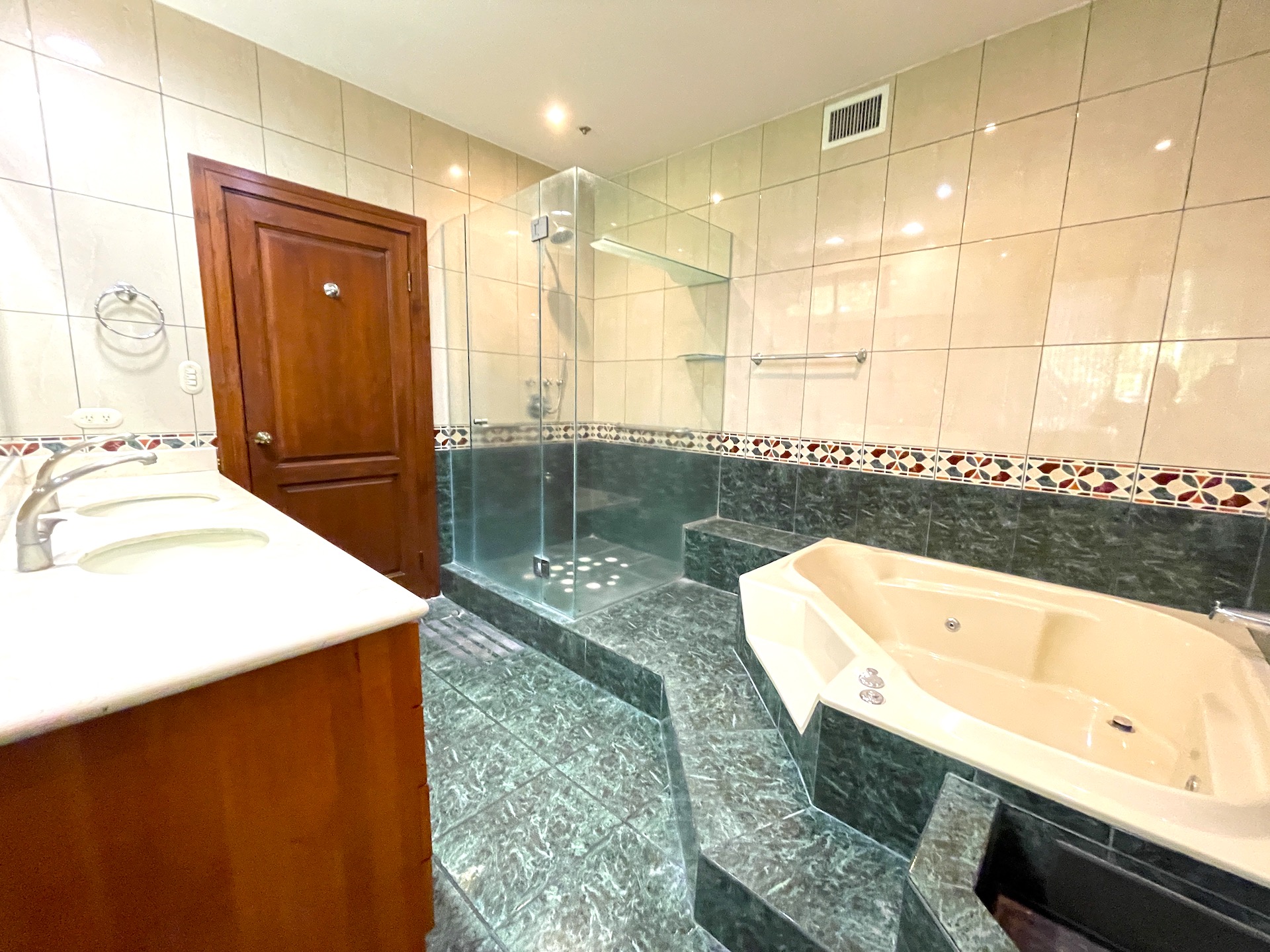 3 bed Apartment For Sale in Escazu, San Jose - thumb 9