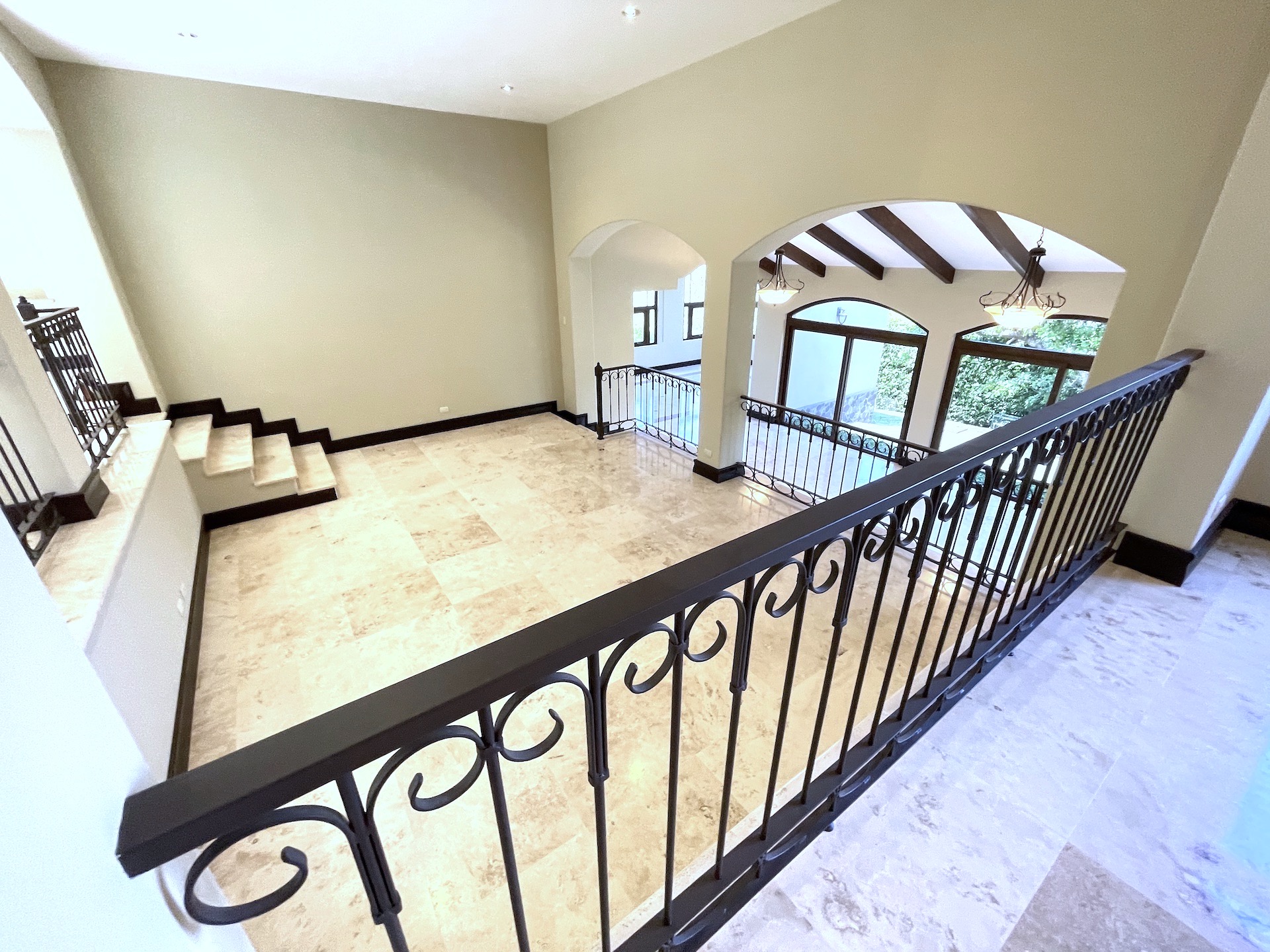 5 bed Single Family Homes For Sale in Santa Ana, San Jose - thumb 3