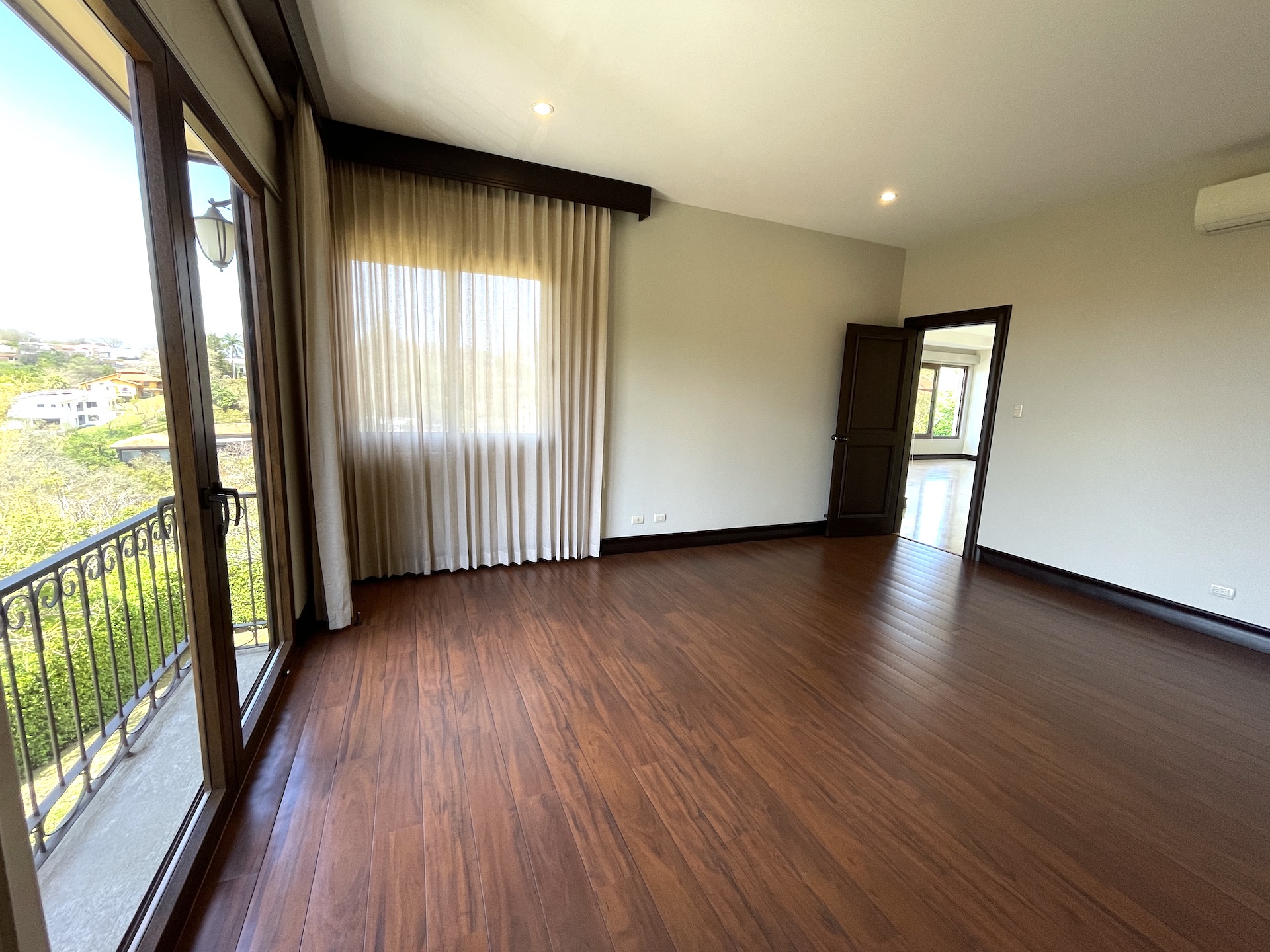 5 bed Single Family Homes For Sale in Santa Ana, San Jose - thumb 18