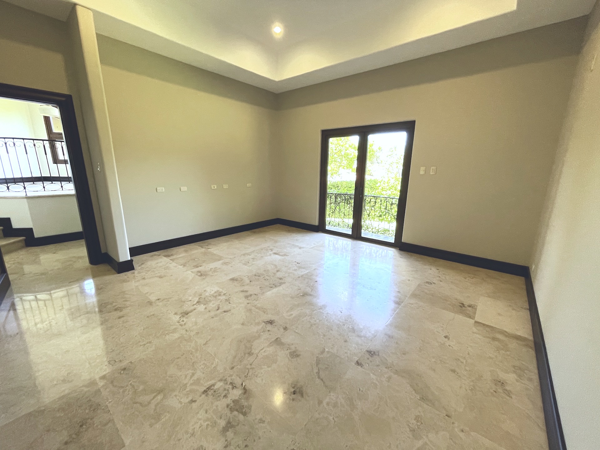 5 bed Single Family Homes For Sale in Santa Ana, San Jose - thumb 7