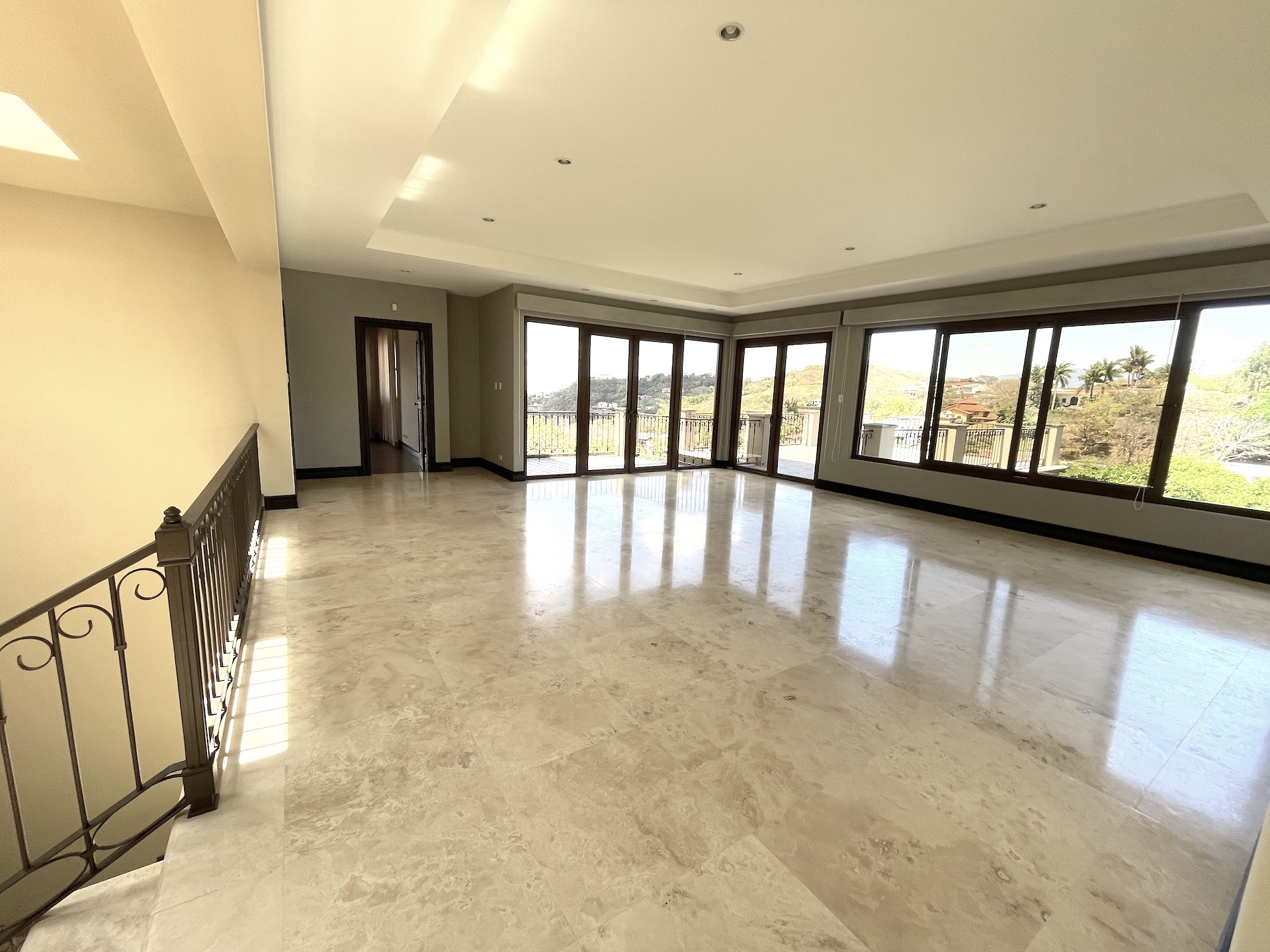 5 bed Single Family Homes For Sale in Santa Ana, San Jose - thumb 9