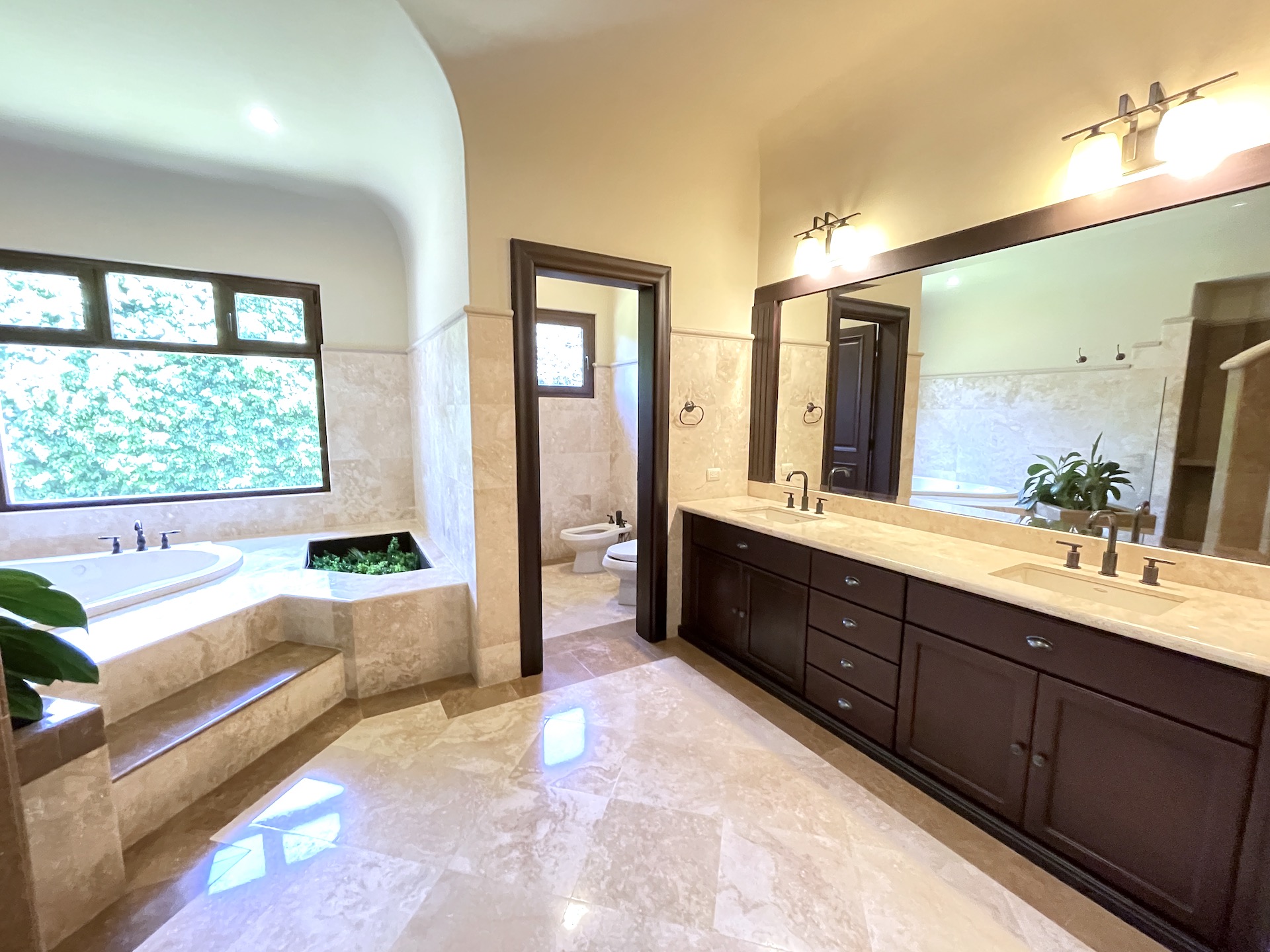 5 bed Single Family Homes For Sale in Santa Ana, San Jose - thumb 12