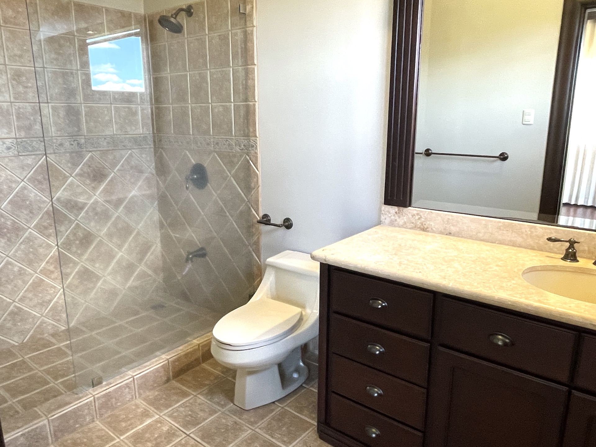 5 bed Single Family Homes For Sale in Santa Ana, San Jose - thumb 8