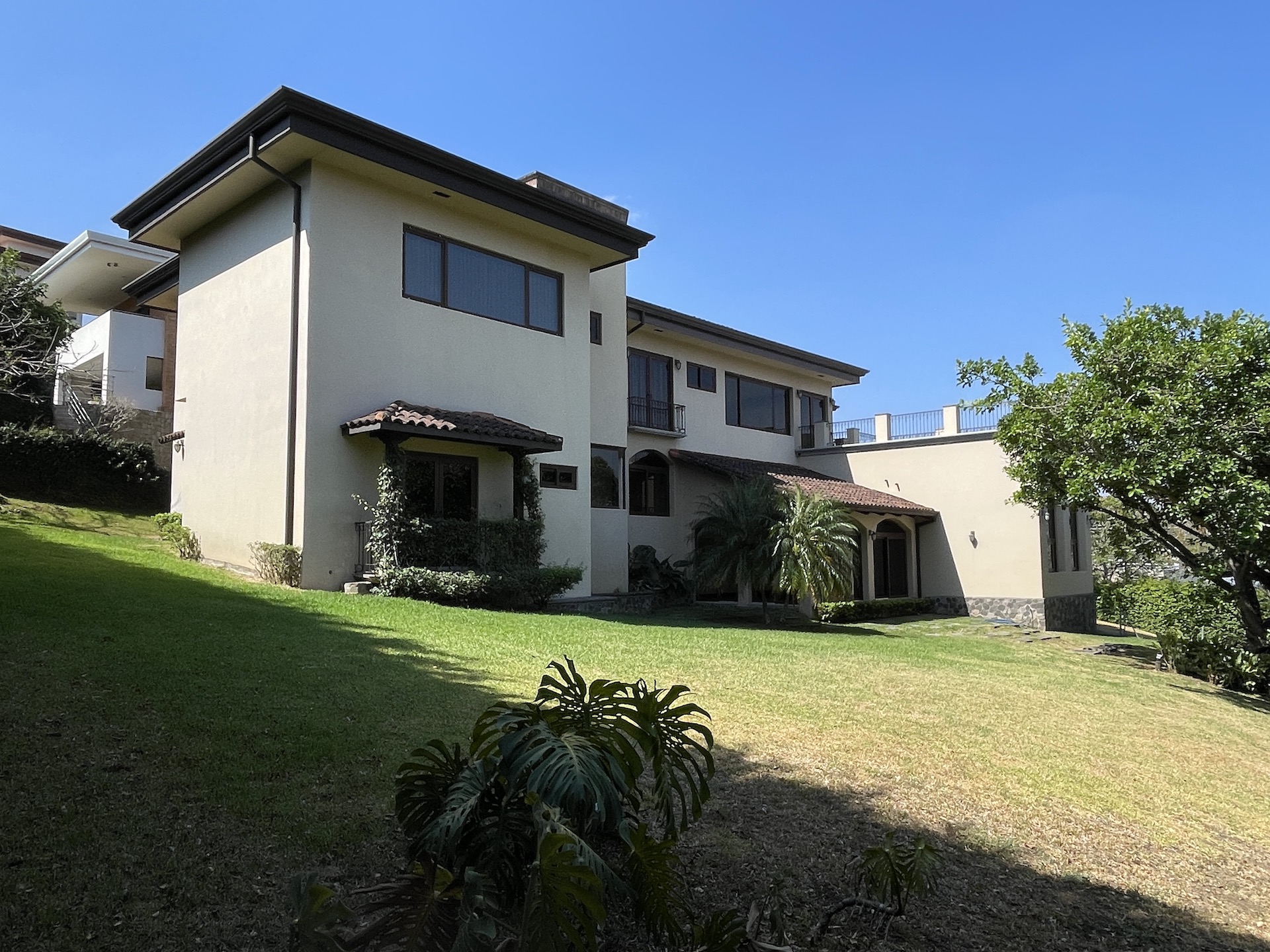 5 bed Single Family Homes For Sale in Santa Ana, San Jose - thumb 19