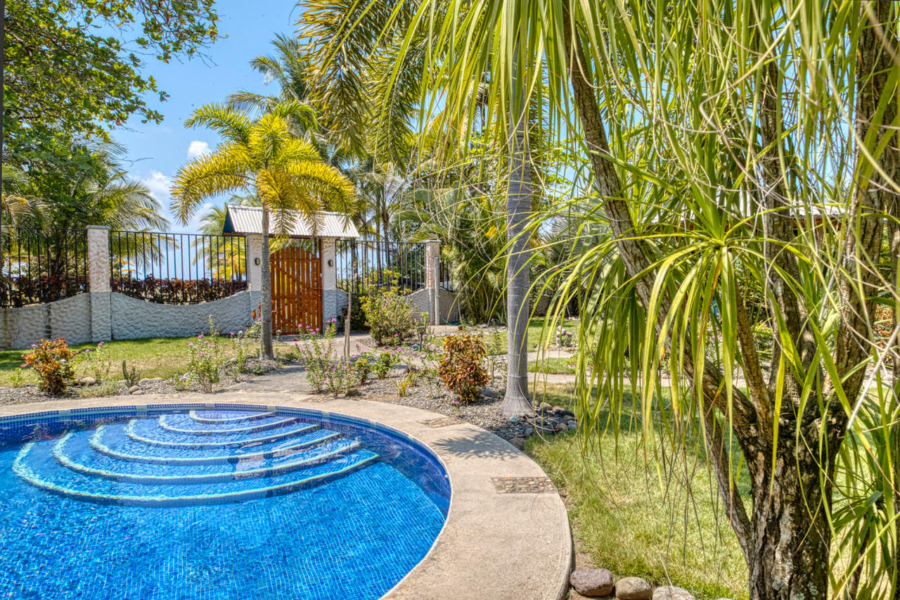 3 bed Single Family Homes For Sale in Playa Bandera, Puntarenas - thumb 4