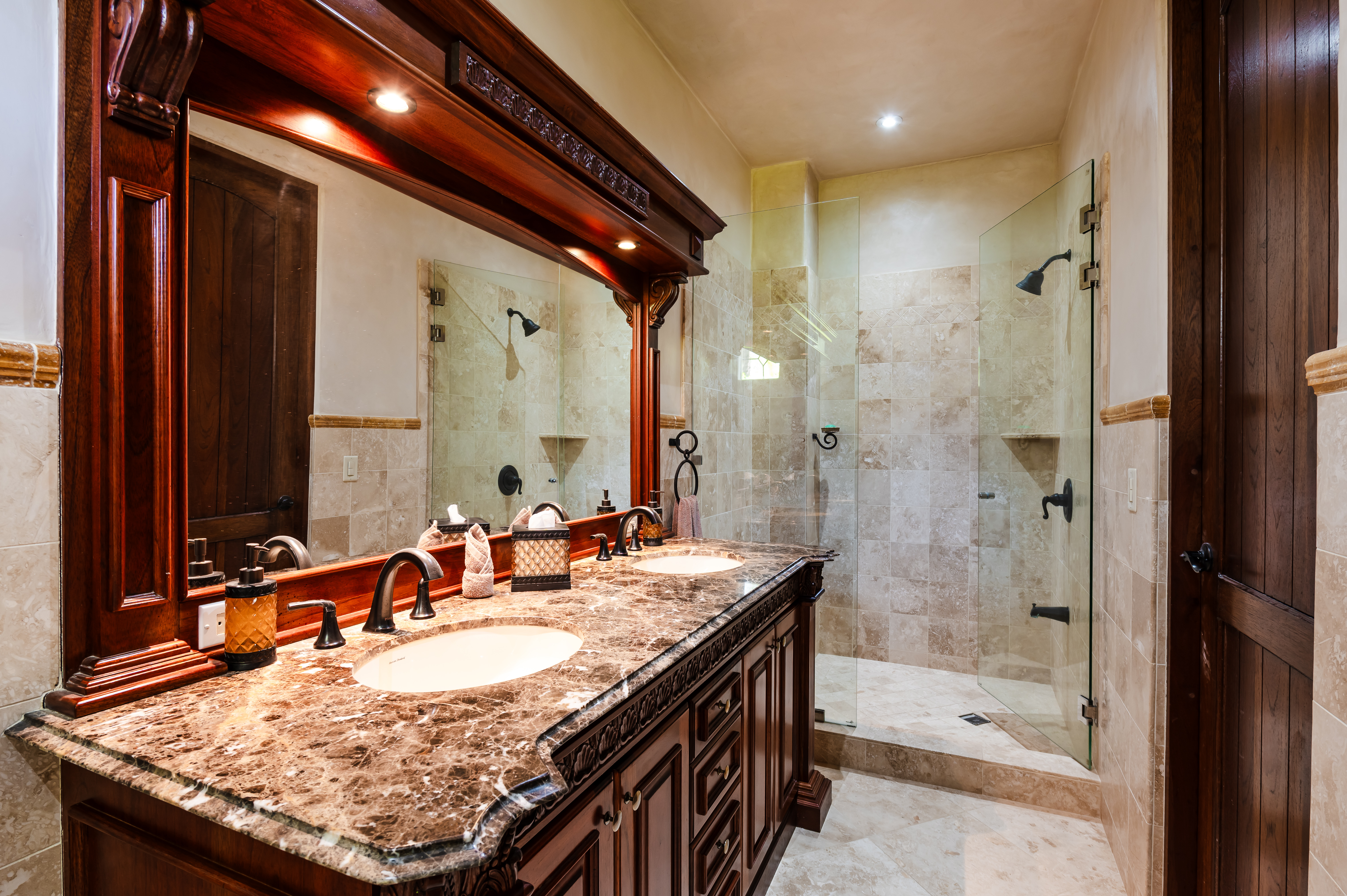 6 bed Single Family Homes For Sale in Tamarindo, Guanacaste - thumb 17