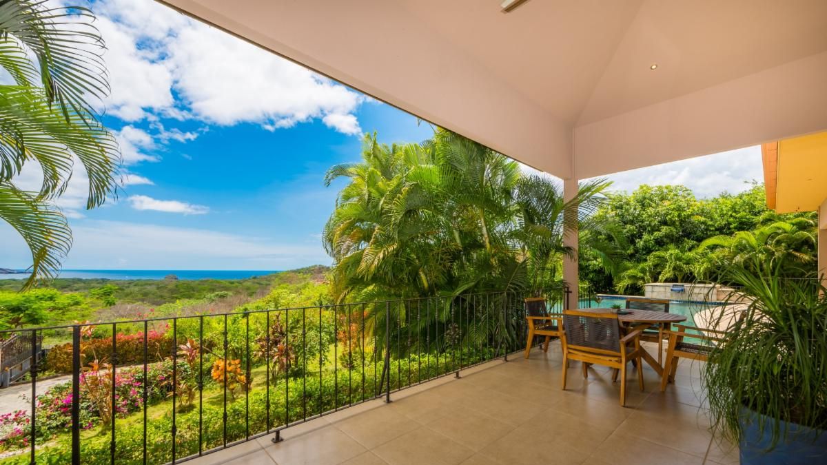 4 bed Single Family Homes For Sale in Playa Flamingo, Guanacaste - thumb 11