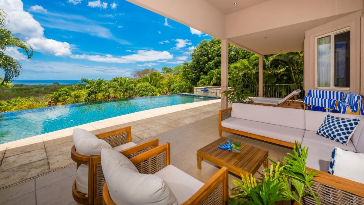 4 bed Single Family Homes For Sale in Playa Flamingo, Guanacaste - thumb 2