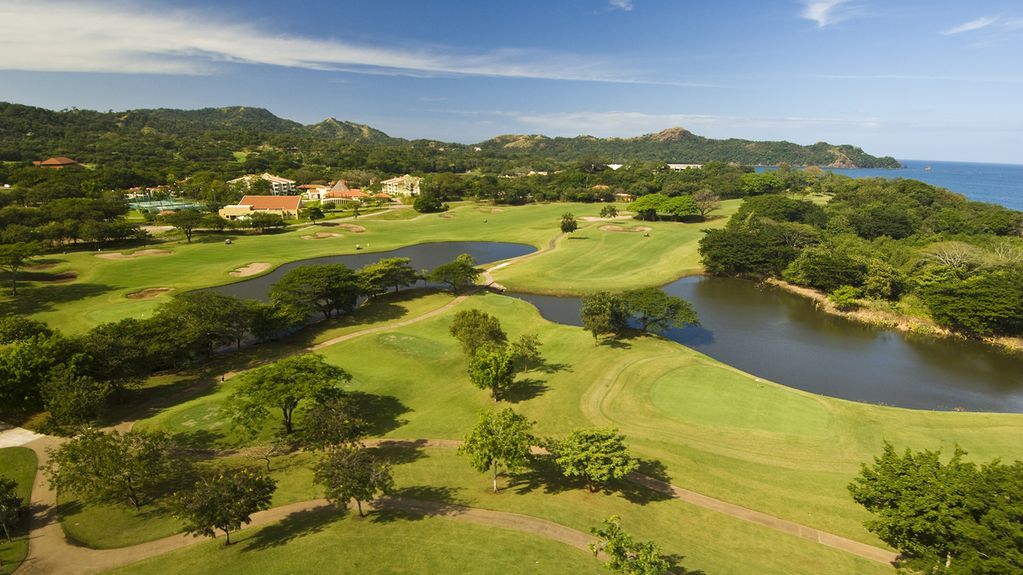 4 bed Single Family Homes For Sale in Playa Conchal, Guanacaste - thumb 16